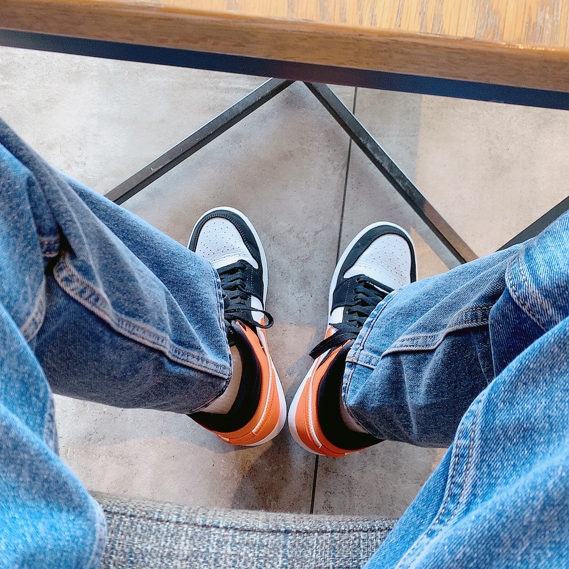 Jordan 1 Mid Shattered Backboard 착용 스타일