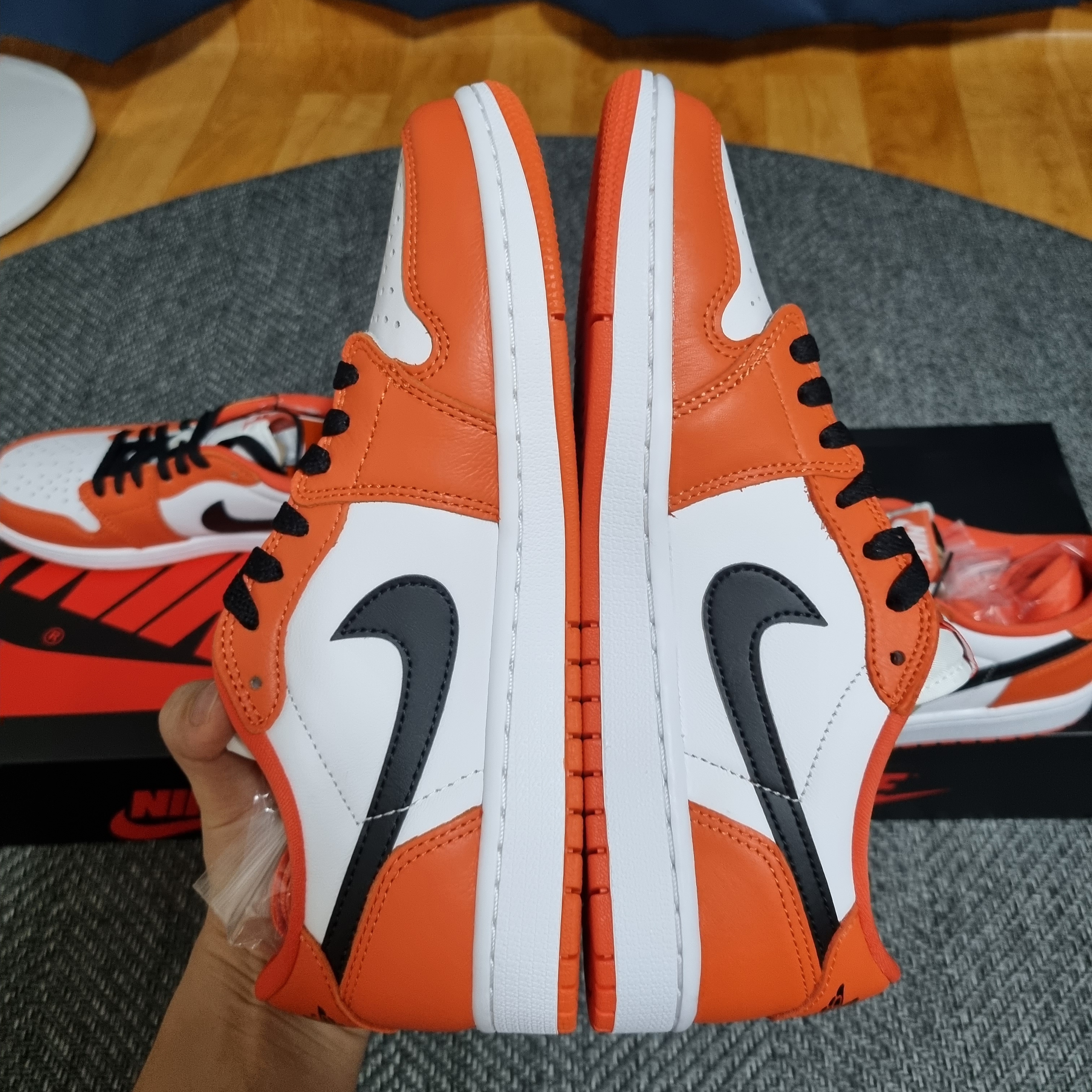 Jordan 1 Low OG Starfish, (W) Jordan 1 Low OG Starfish 착용 스타일 - 2
