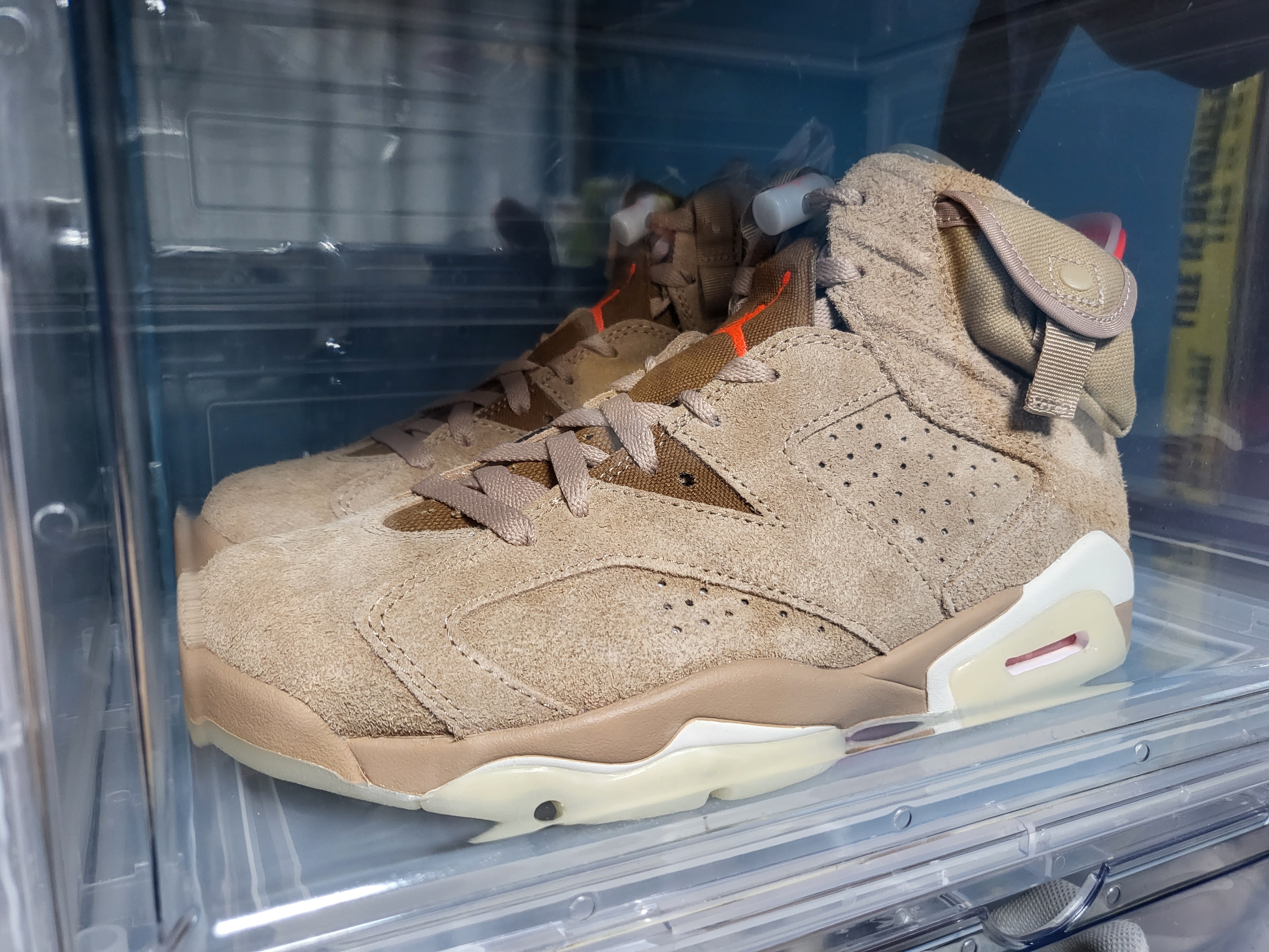 Jordan 6 x Travis Scott Retro SP British Khaki 착용 스타일