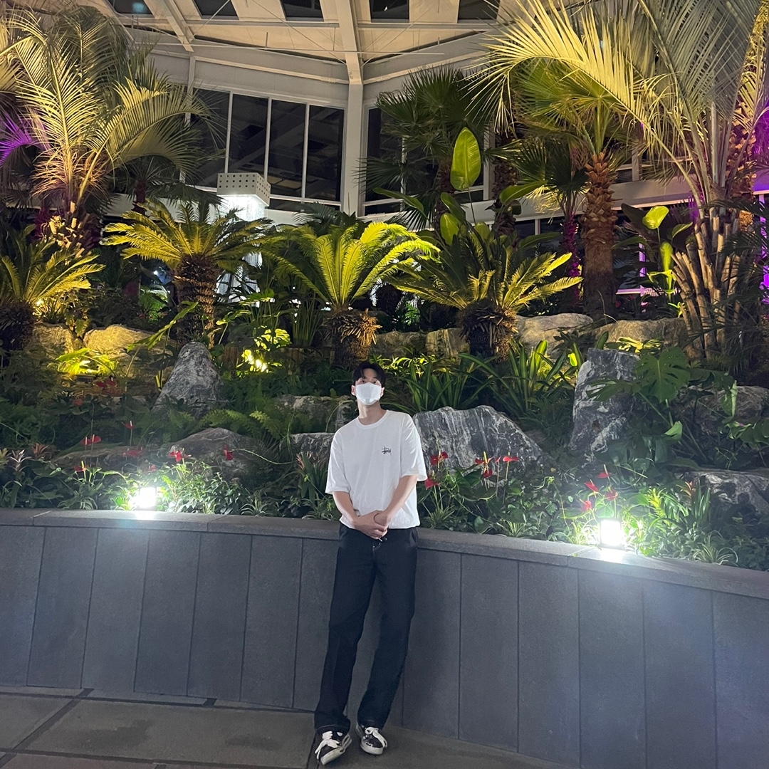 Nike x Peaceminusone Air Force 1 Low Para-Noise, Stussy Basic Stussy T-Shirt White 2021 착용 스타일