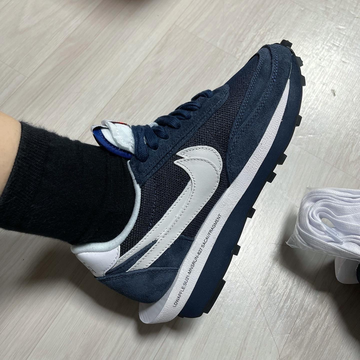 Nike x Sacai x Fragment LDWaffle Blackened Blue 착용 스타일 - 5