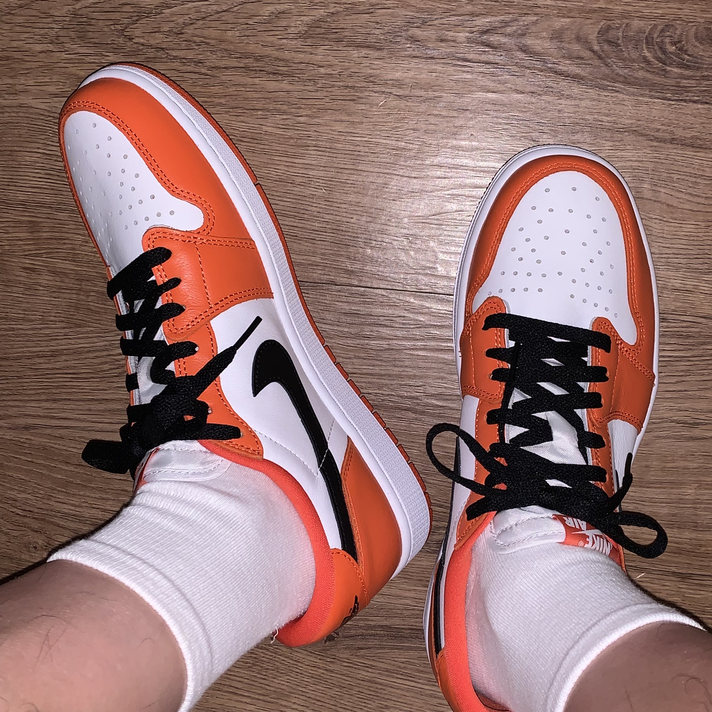 Jordan 1 Low OG Starfish 착용 스타일