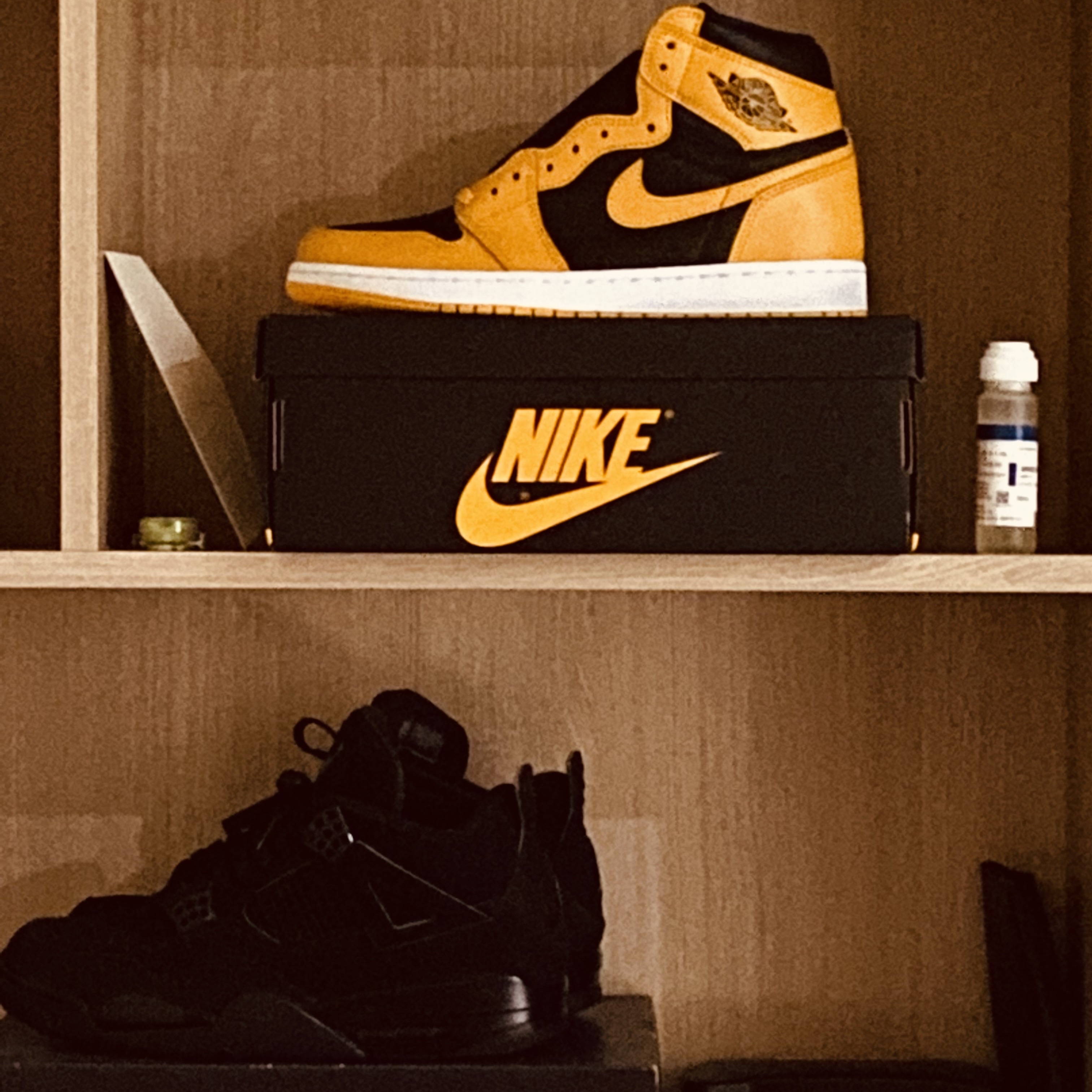Jordan 4 Retro Black Cat 2020, Jordan 1 Retro High OG Pollen 착용 스타일