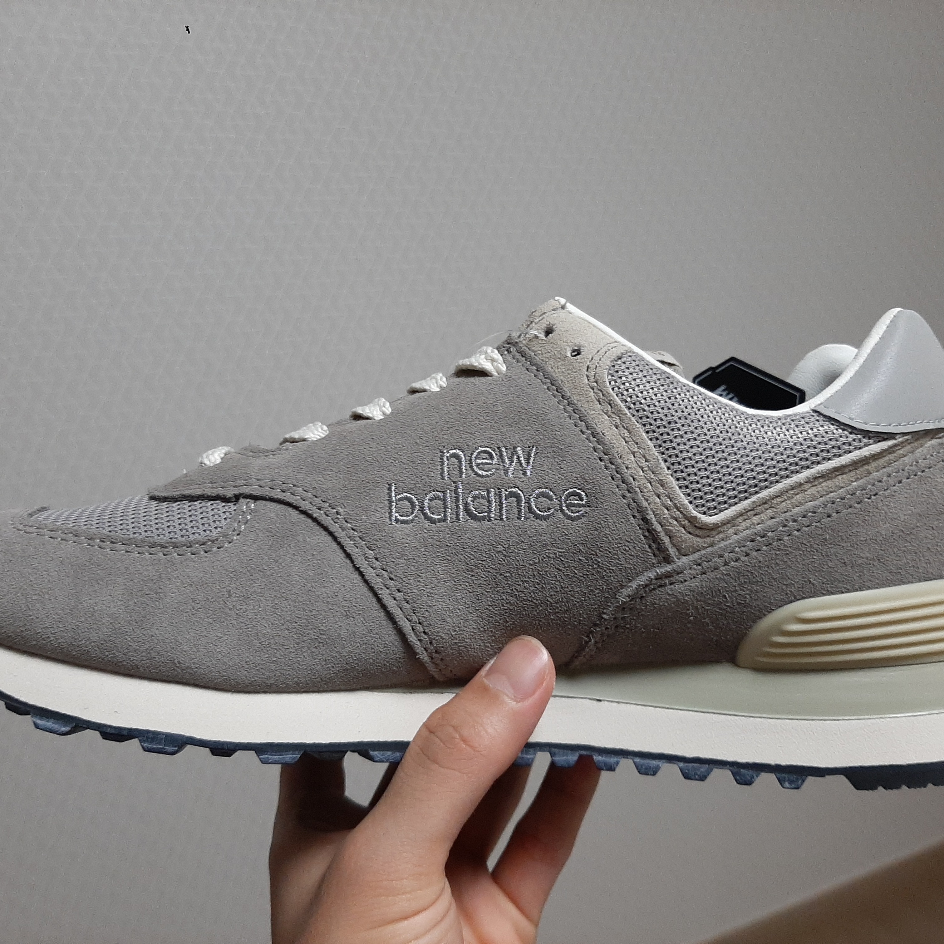 New Balance 574 Grey Day 착용 스타일 - 1