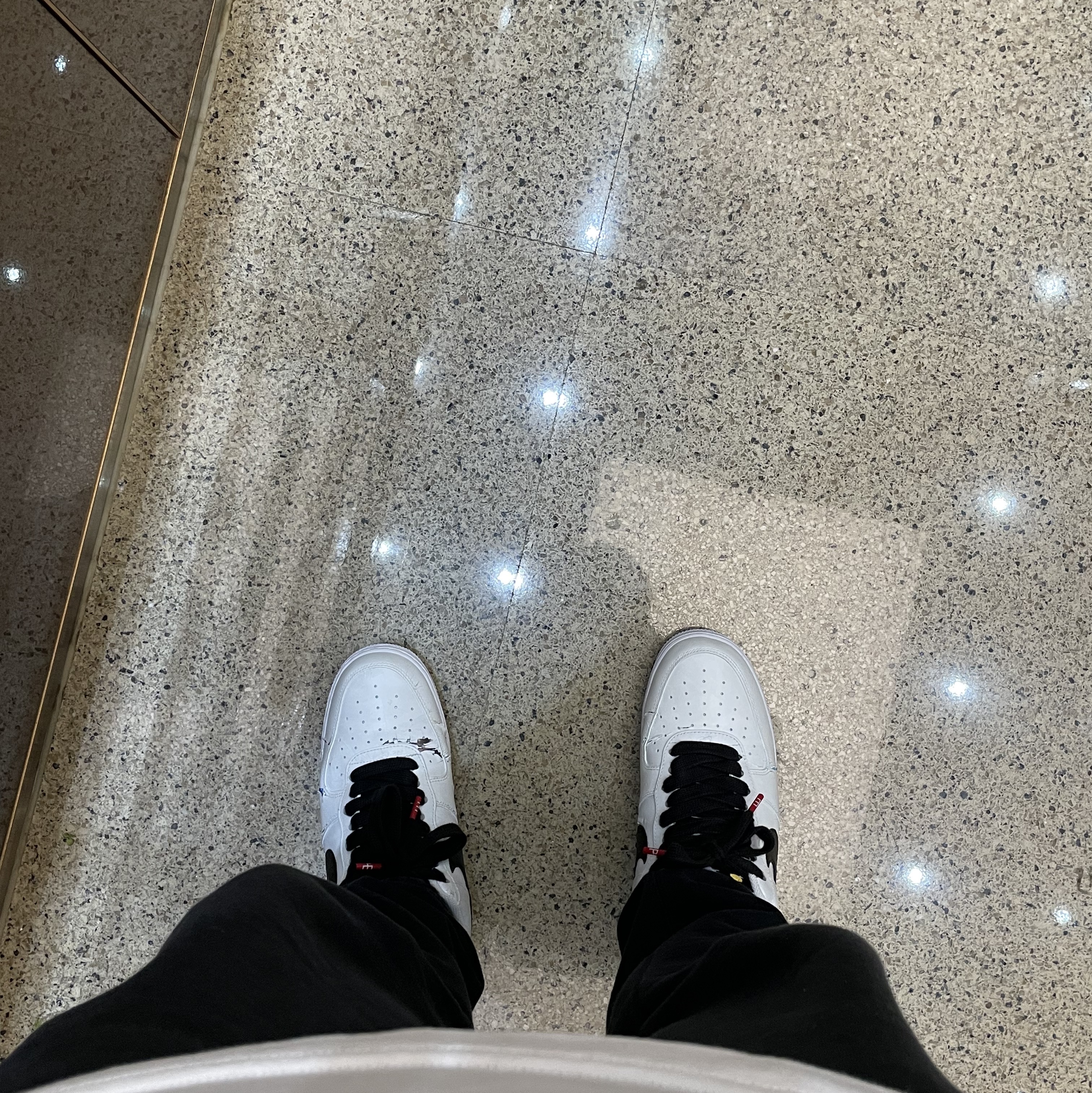Nike NRG Solo Swoosh Fleece Pants Black White - Asia, Nike x Peaceminusone Air Force 1 Low Para-Noise 2.0 착용 스타일