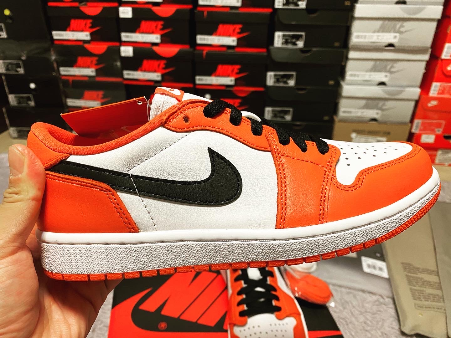Jordan 1 Low OG Starfish 착용 스타일 - 3