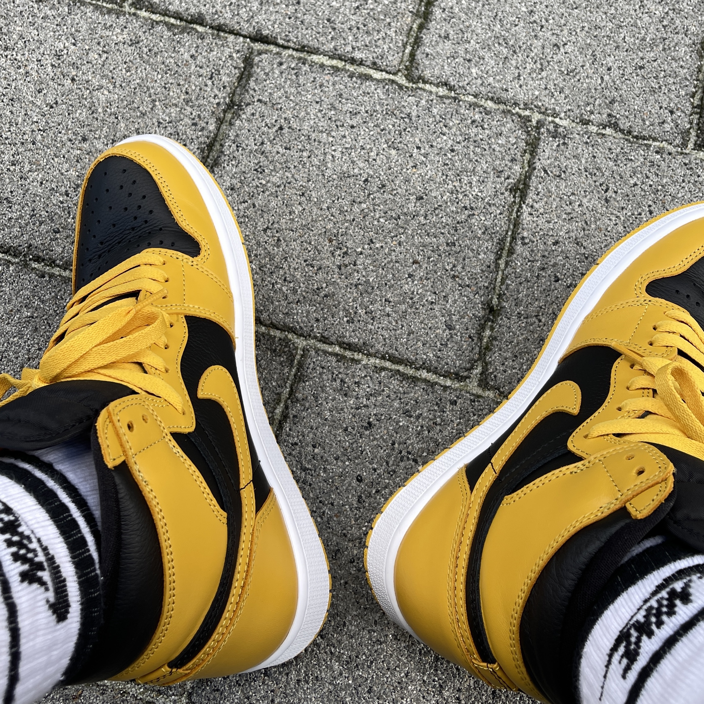 Jordan 1 Retro High OG Pollen 착용 스타일