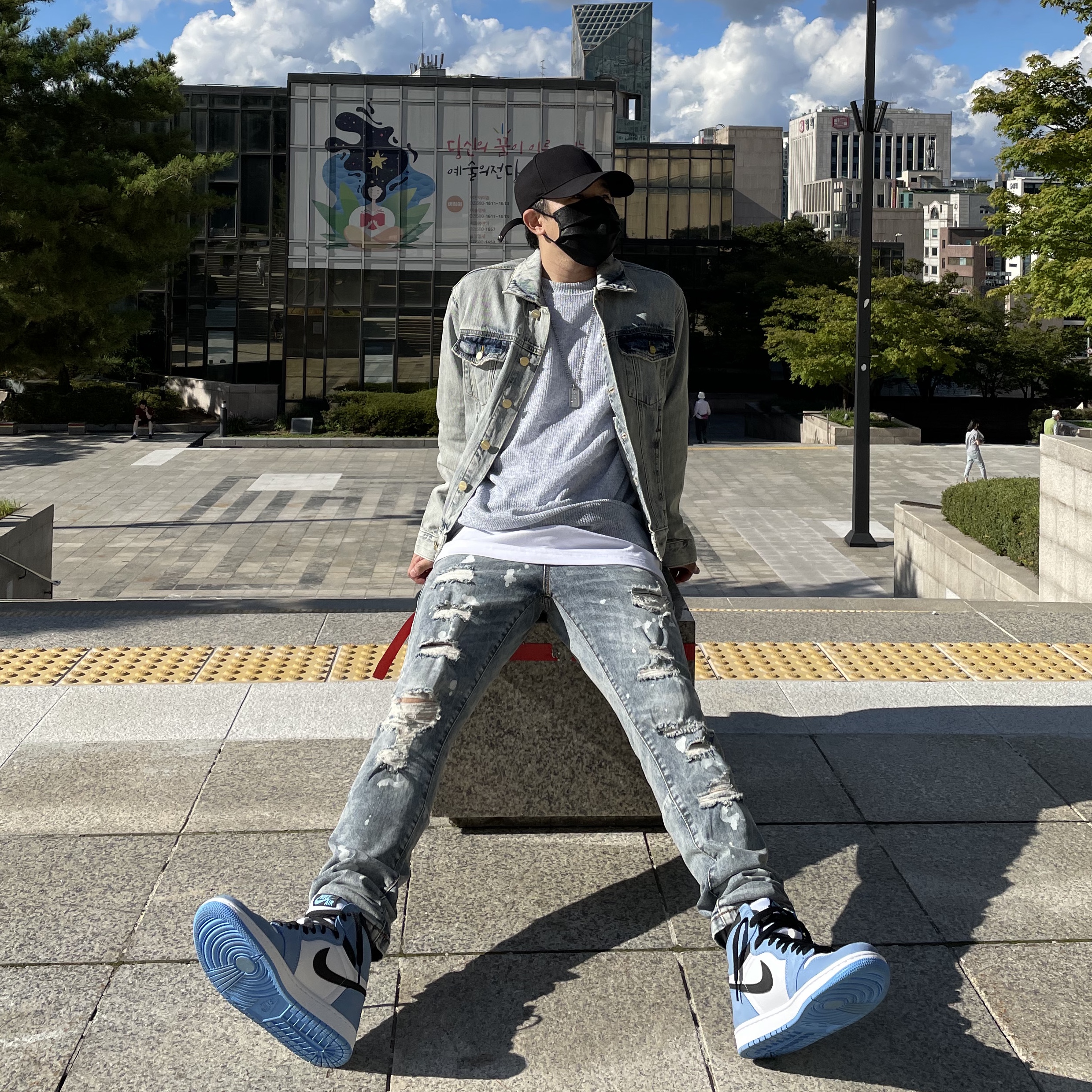 Jordan 1 Retro High OG University Blue, Essentials Denim Trucker Jacket Light Indigo - 20FW 착용 스타일 - 2