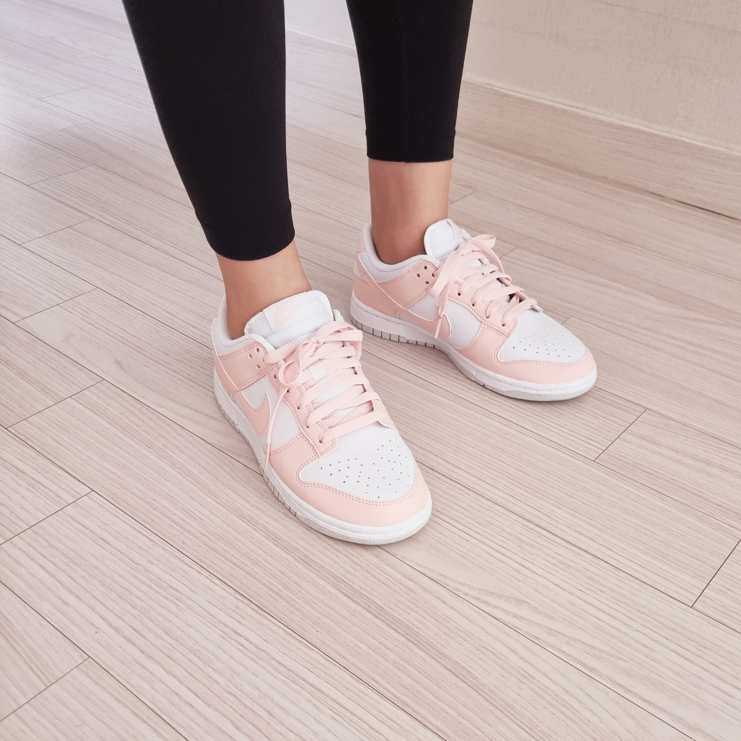 (W) Nike Dunk Low Next Nature Pale Coral 착용 스타일 - 1