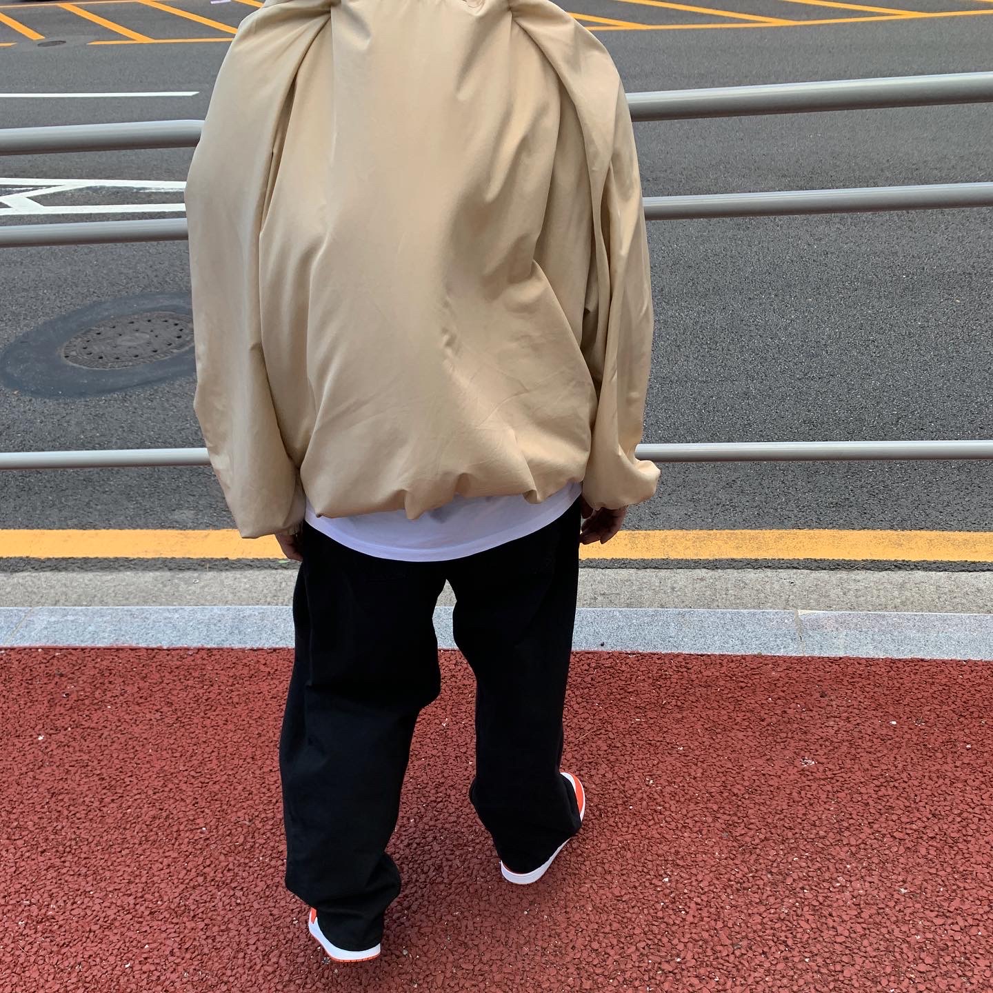 Jordan 1 Low OG Starfish 착용 스타일 - 3