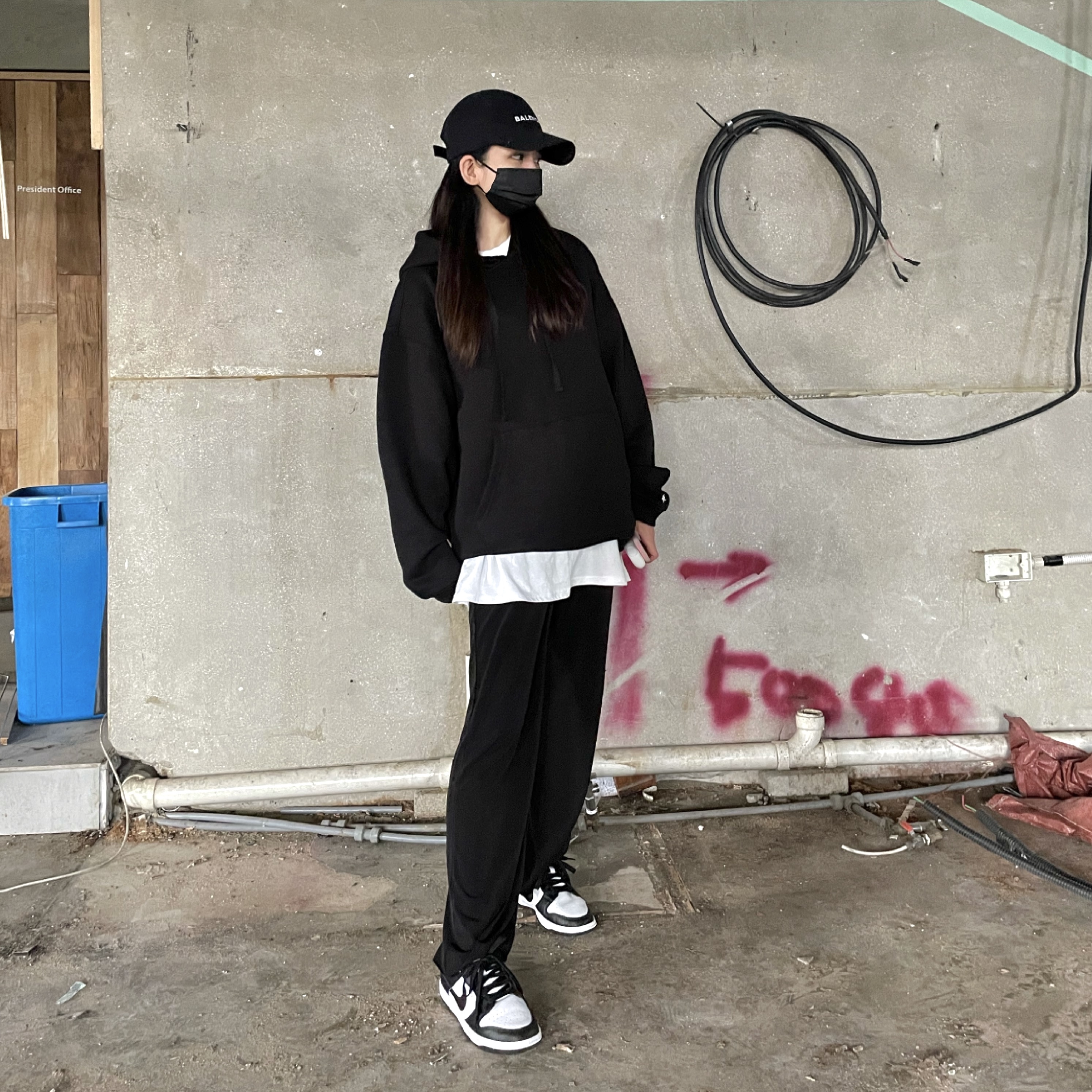 (GS) Nike Dunk Low Black 착용 스타일 - 1