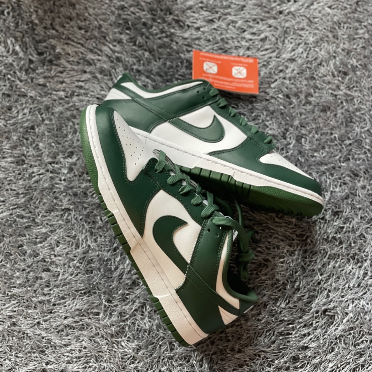 Nike Dunk Low Retro Varsity Green 착용 스타일 - 2