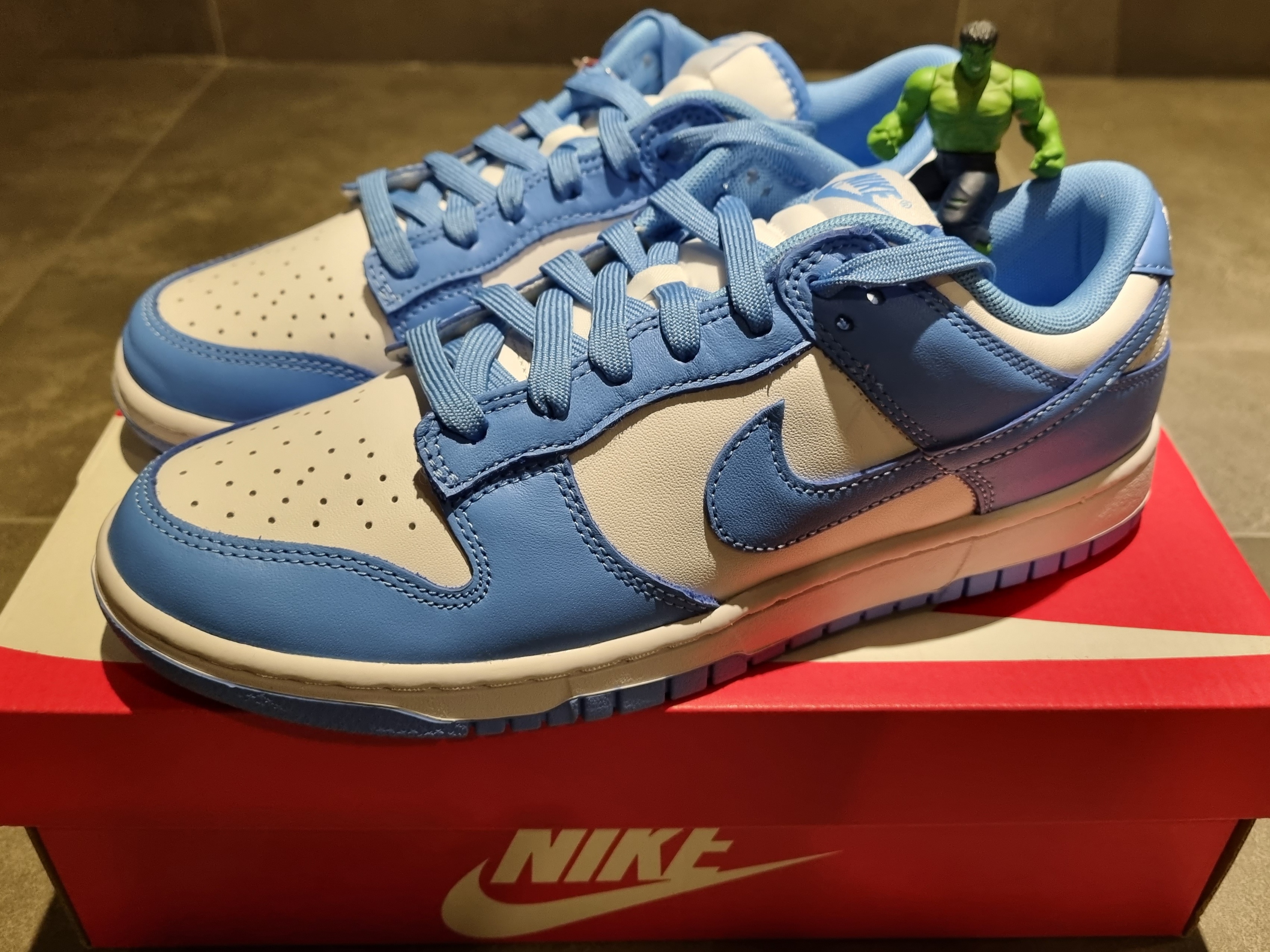 Nike Dunk Low Retro University Blue 착용 스타일 - 2