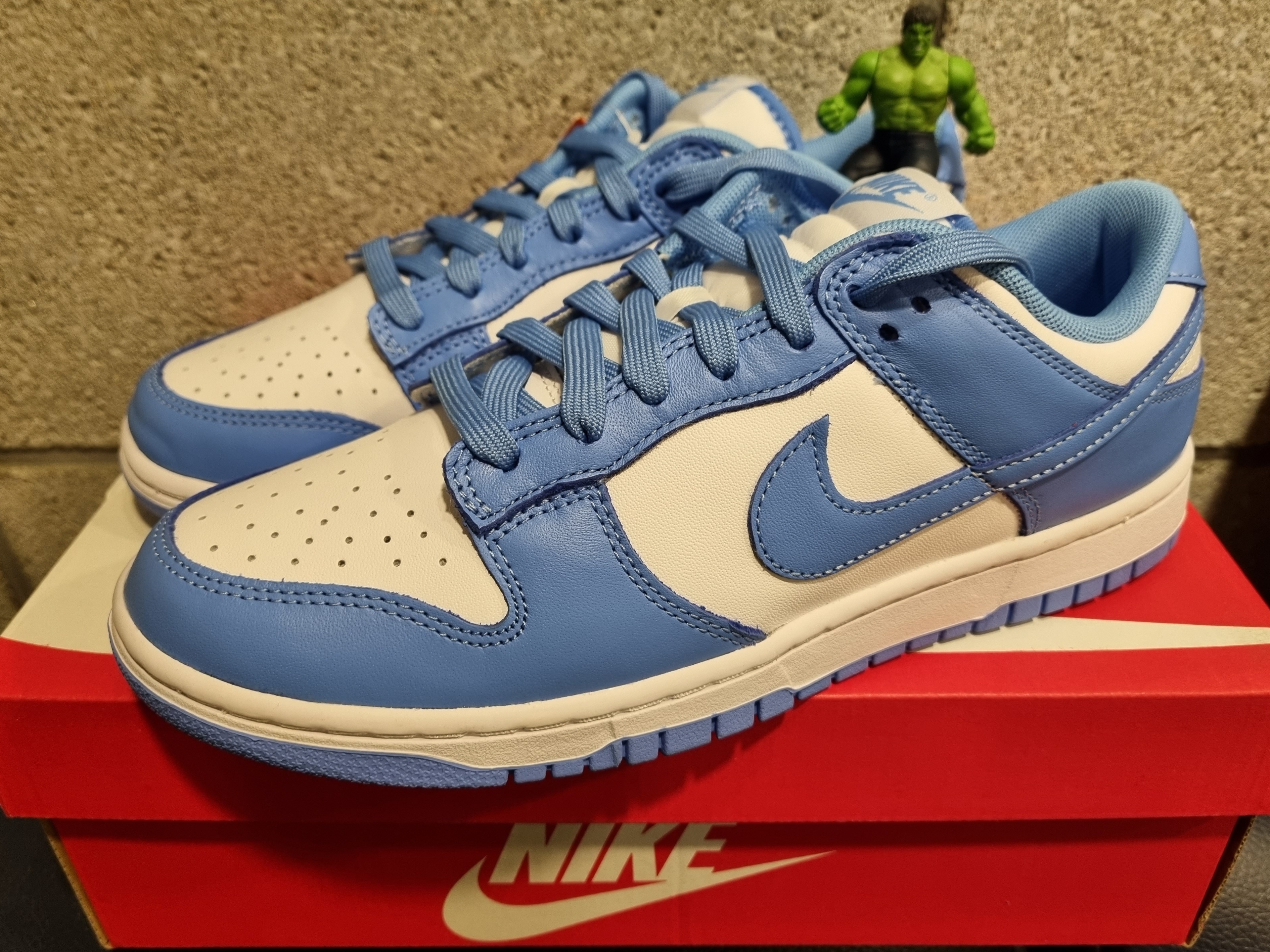 Nike Dunk Low Retro University Blue 착용 스타일 - 1
