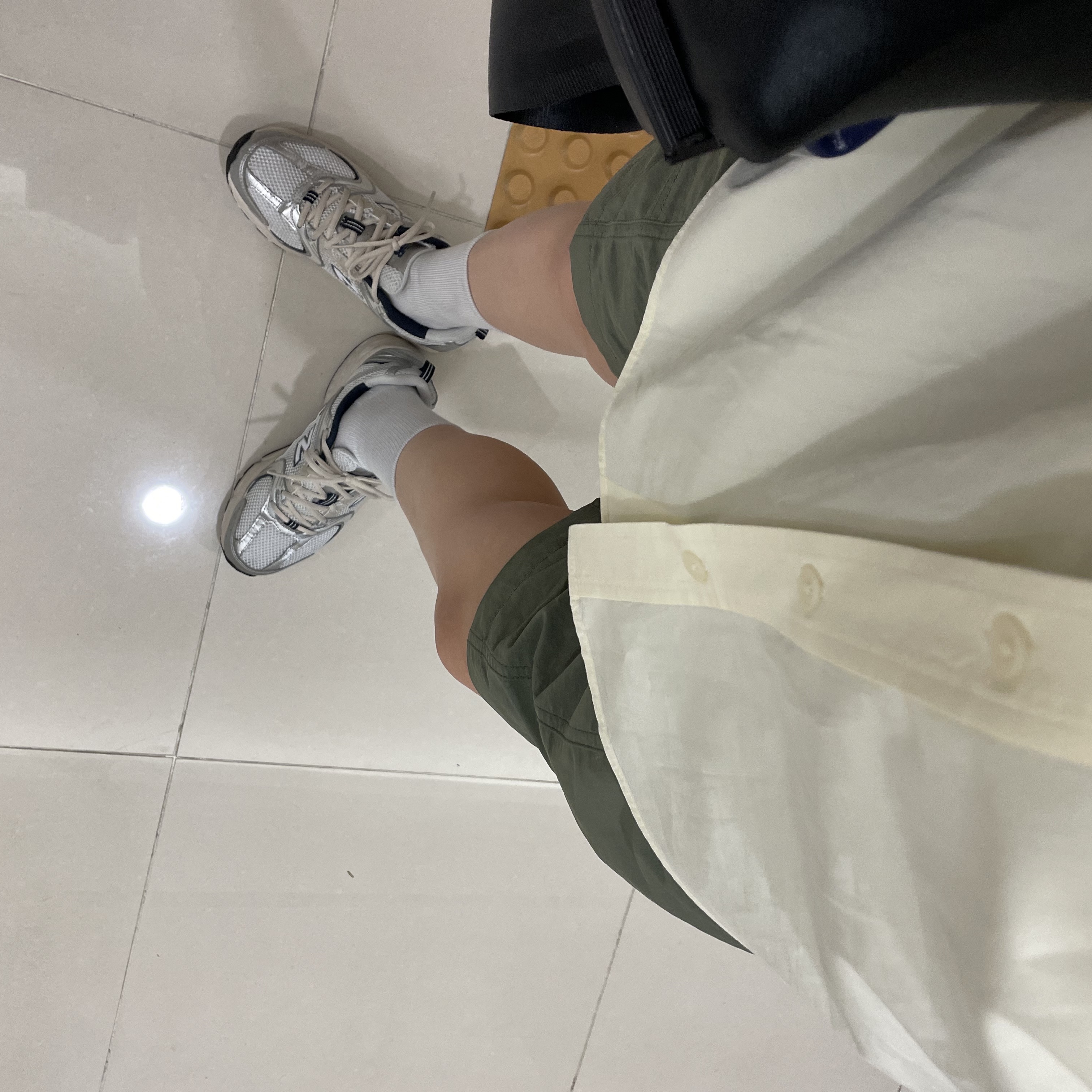 New Balance 530 Steel Grey 착용 스타일