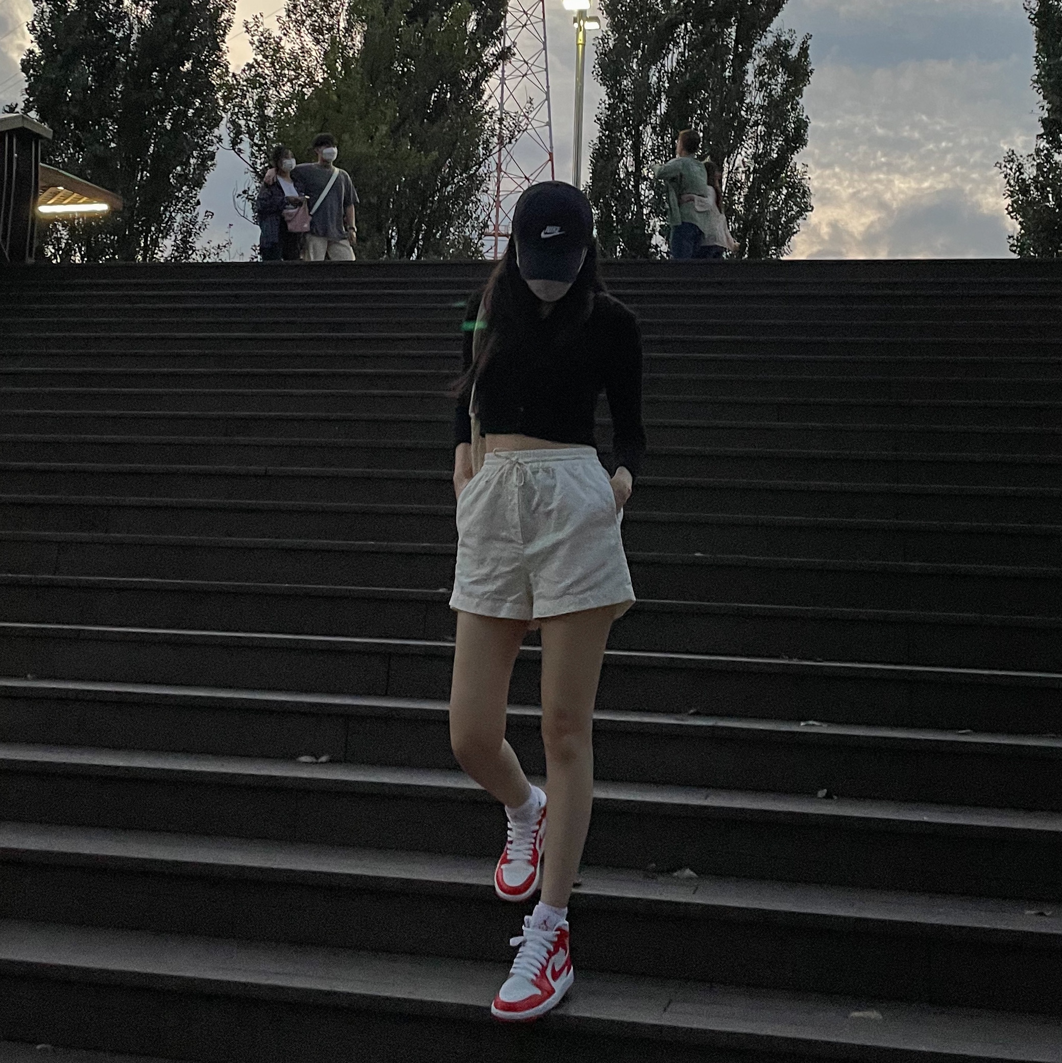 (W) Jordan 1 Mid Habanero Red 착용 스타일