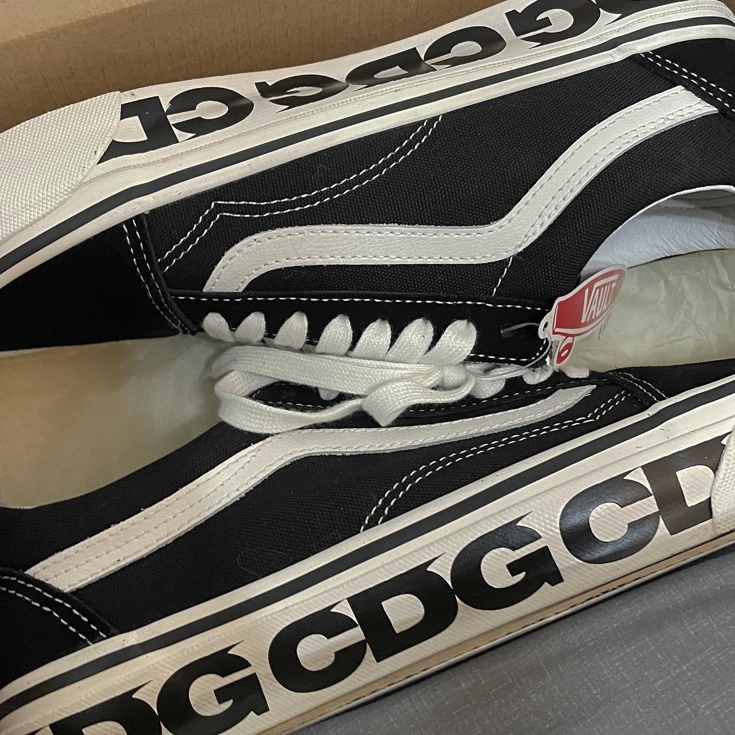 Vans Vault x CDG OG Old Skool LX Side Wall 착용 스타일 - 2