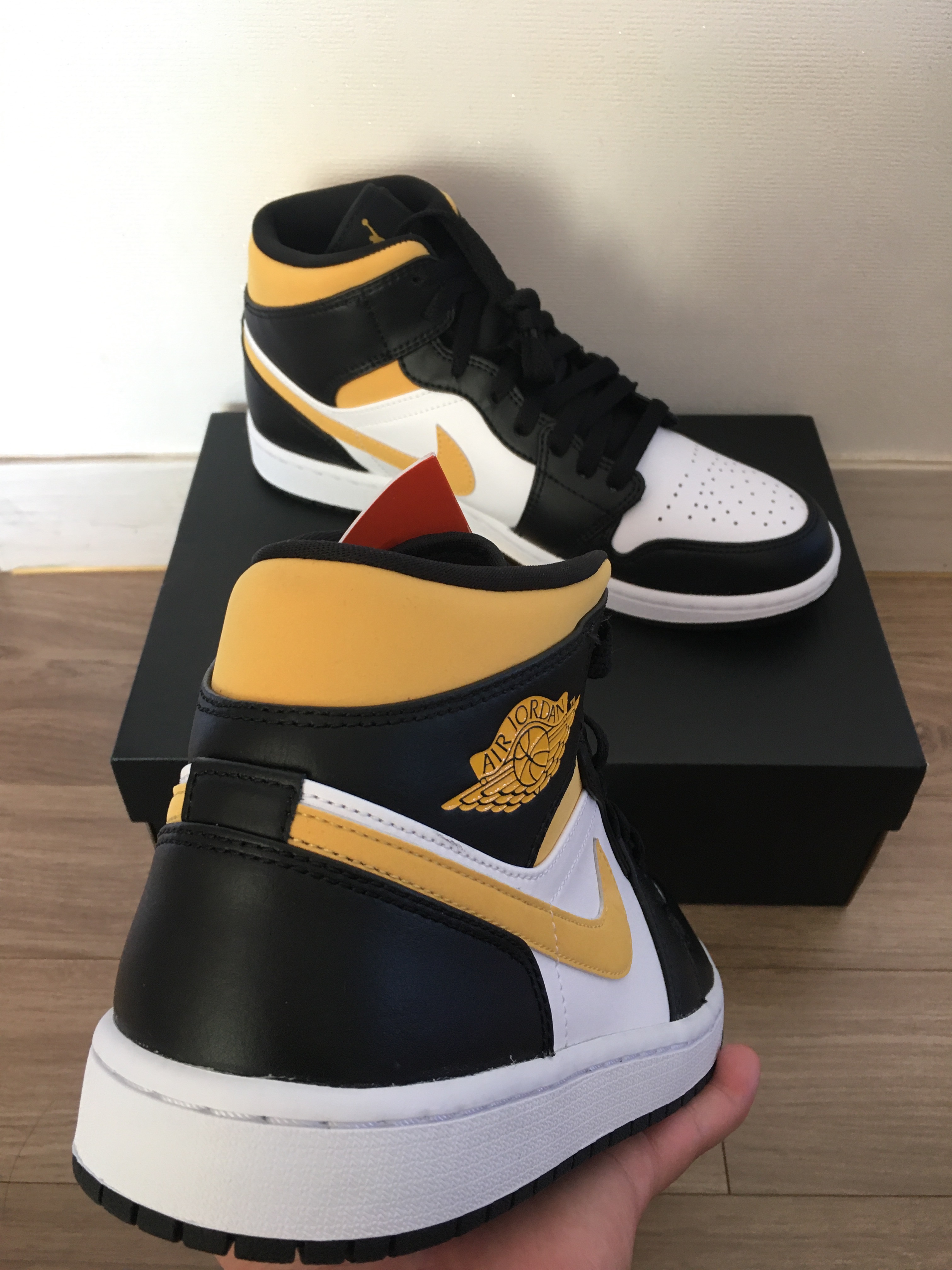 Jordan 1 Mid Pollen 착용 스타일 - 2