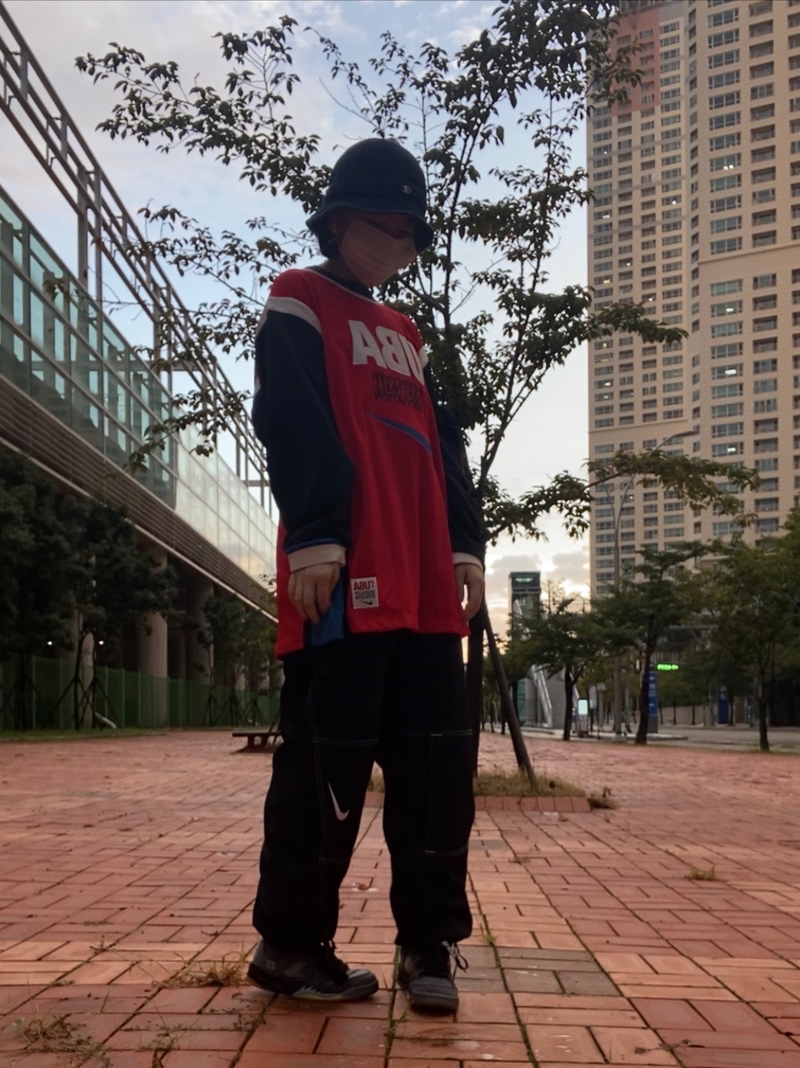 Nike x Undercover NRG Long Sleeve Shooting Top Red Black - Asia, Jordan 5 x Off-White Retro SP Black Muslin 착용 스타일 - 2