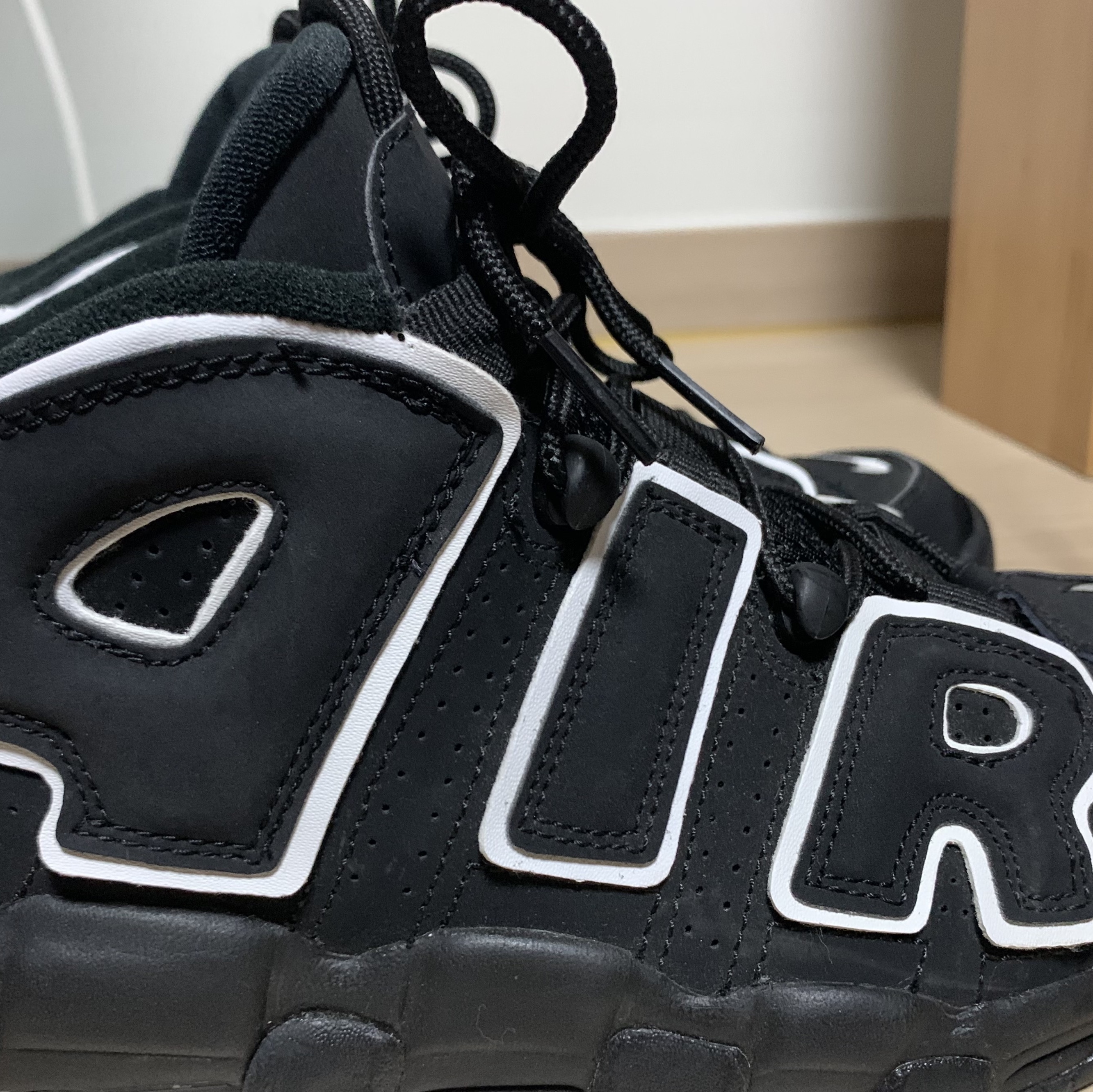 Nike Air More Uptempo Black White 2020 착용 스타일