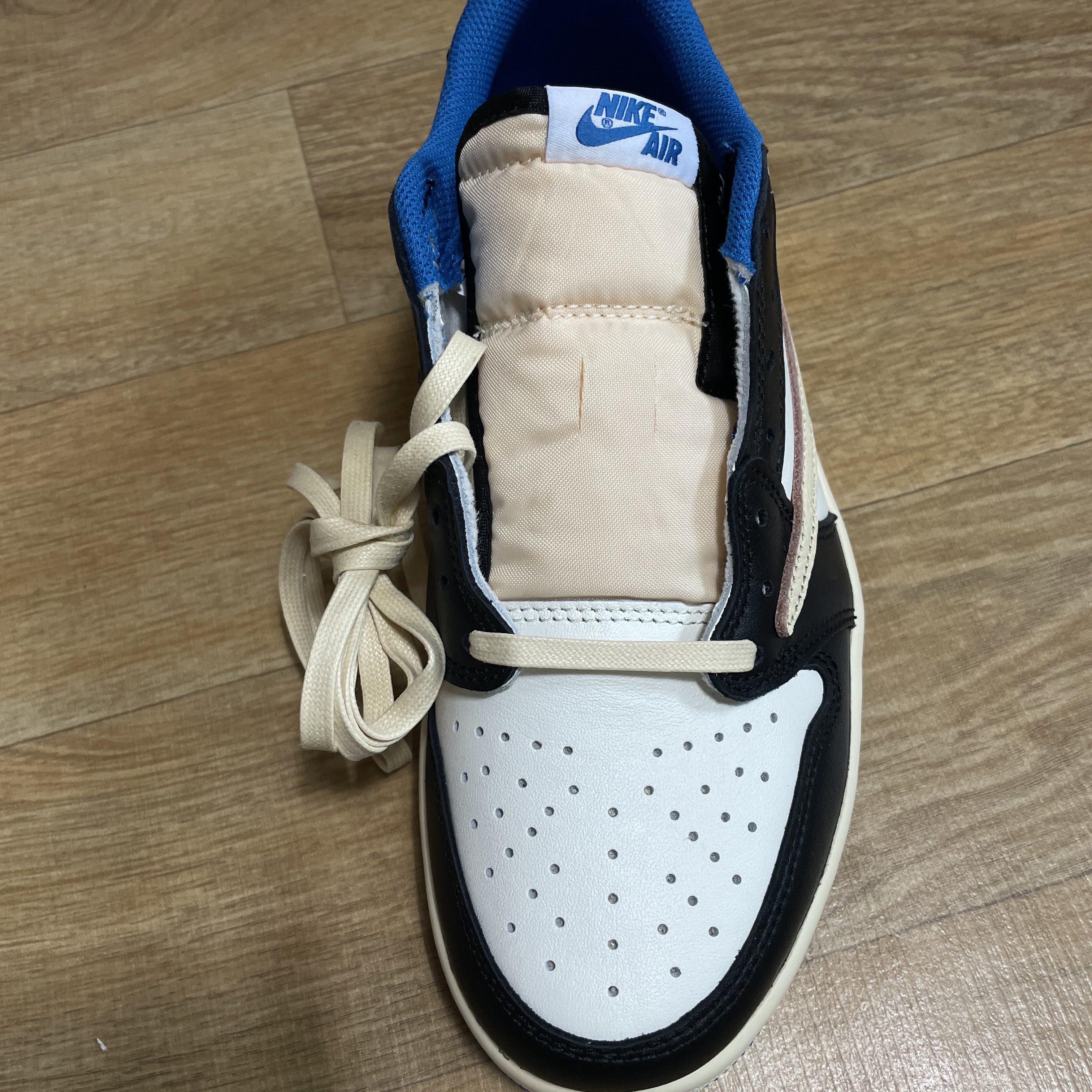 Jordan 1 x Travis Scott x Fragment Retro Low OG SP Military Blue 착용 스타일 - 2