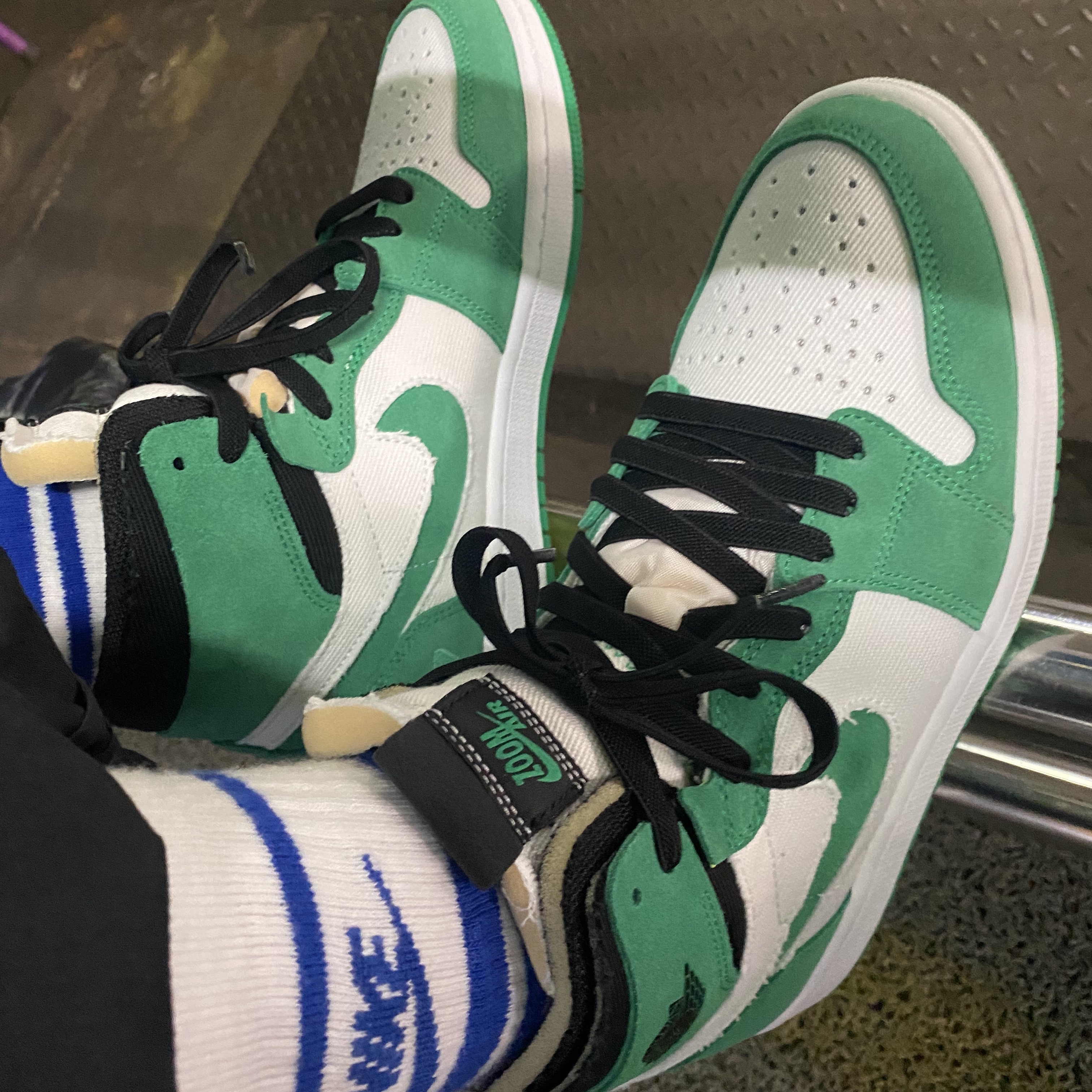 Jordan 1 Zoom Air CMFT Stadium Green 착용 스타일
