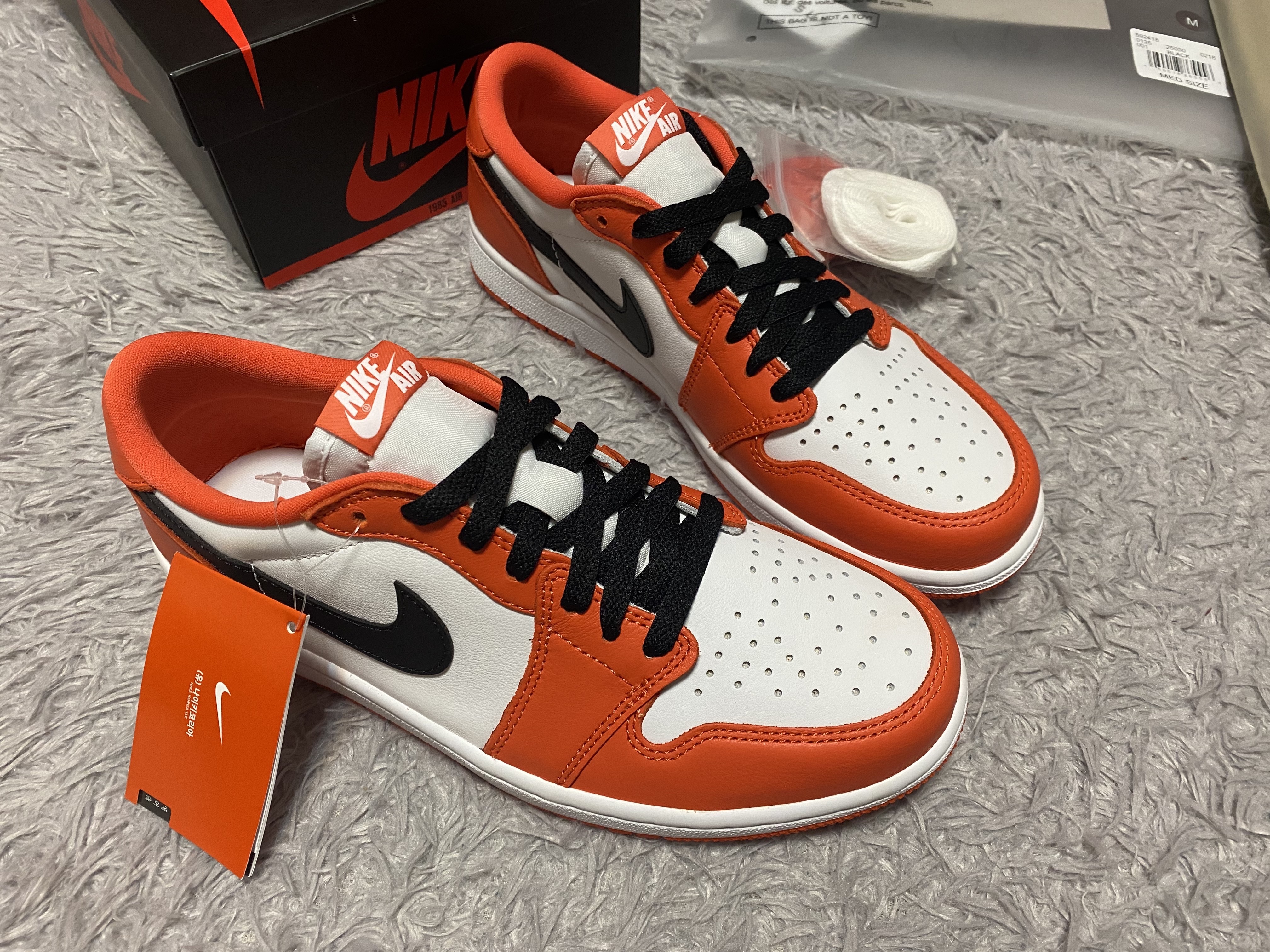 Jordan 1 Low OG Starfish 착용 스타일 - 1