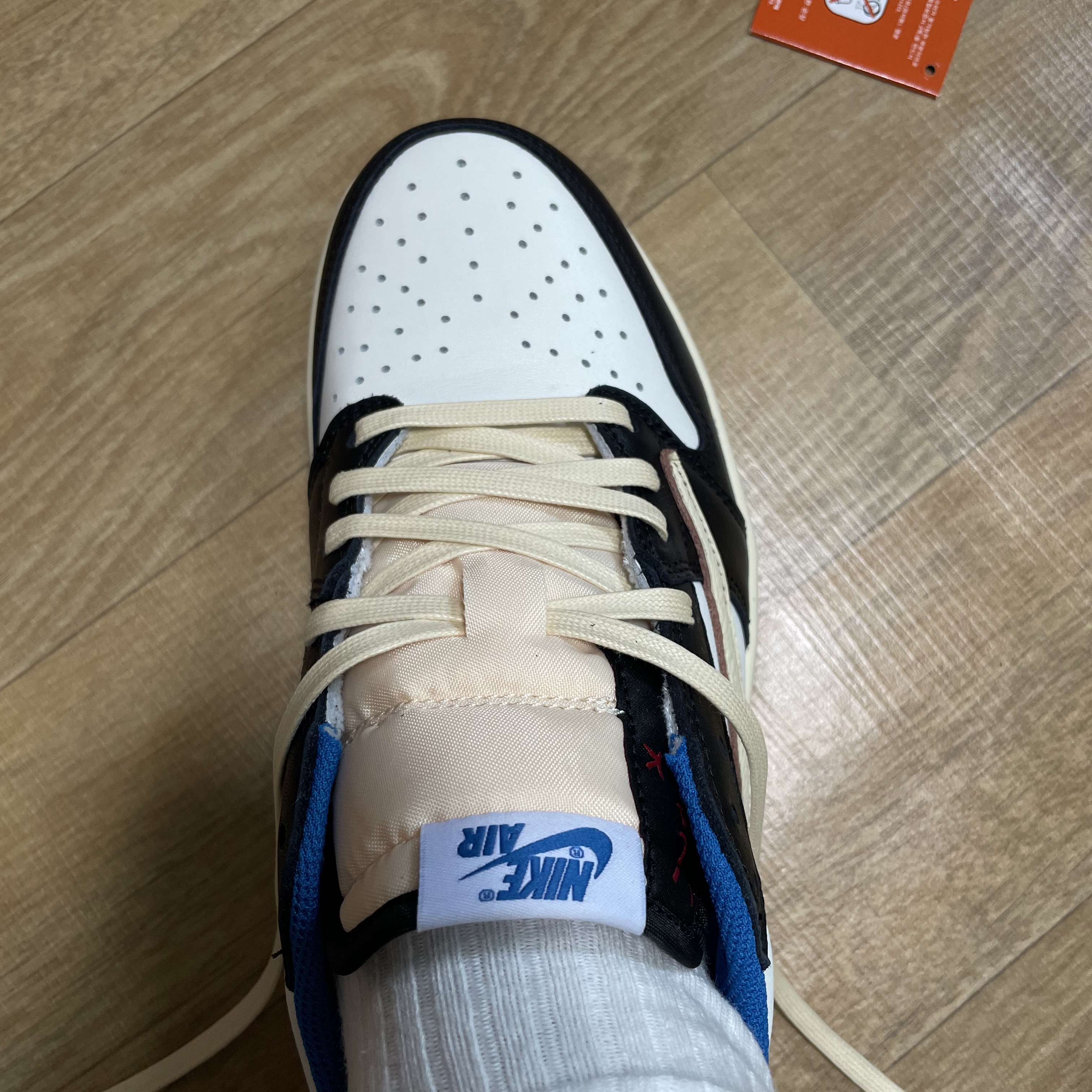Jordan 1 x Travis Scott x Fragment Retro Low OG SP Military Blue 착용 스타일 - 1