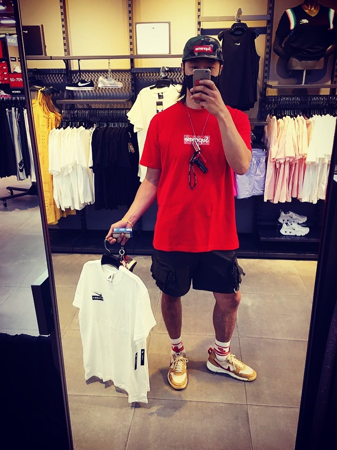Jordan 1 x Off-White Retro High Chicago The Ten, Supreme x Emilio Pucci Box Logo T-Shirt White Black - 21SS 착용 스타일 - 2