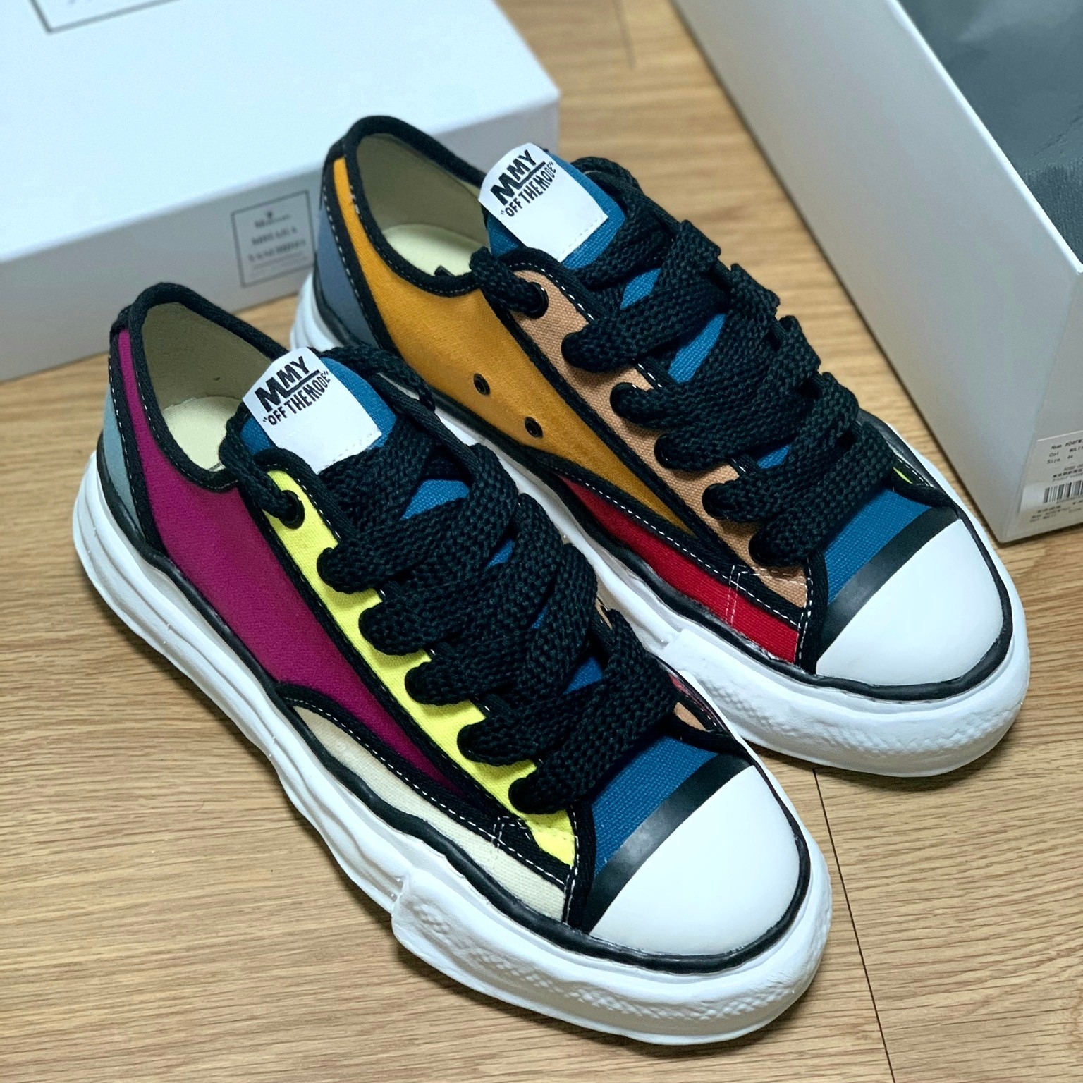 Maison Mihara Yasuhiro Peterson OG Sole Trick Detail Low Cut Sneakers Multi 착용 스타일 - 1