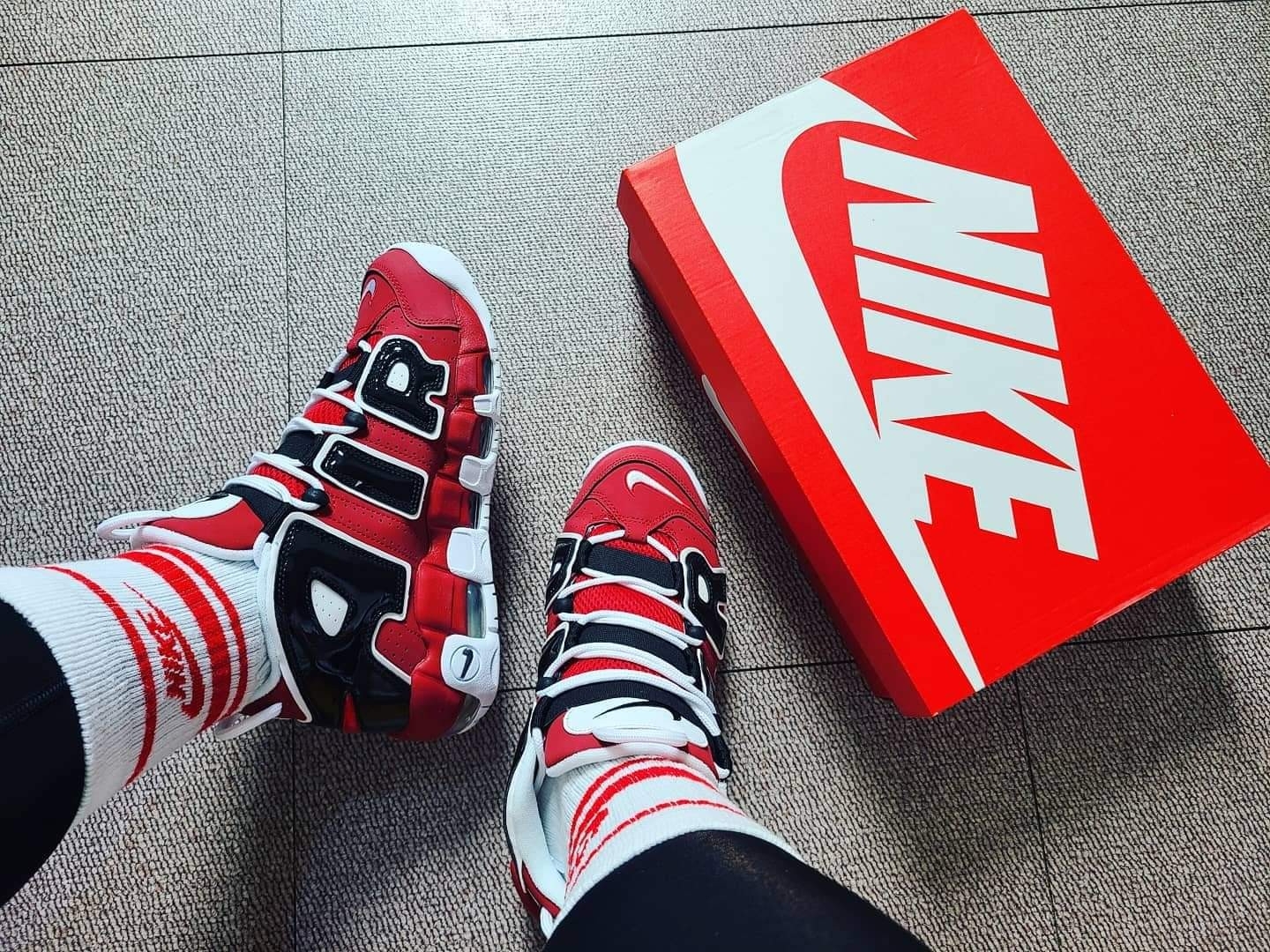 Nike Air More Uptempo 96 Bulls 2021 착용 스타일 - 1
