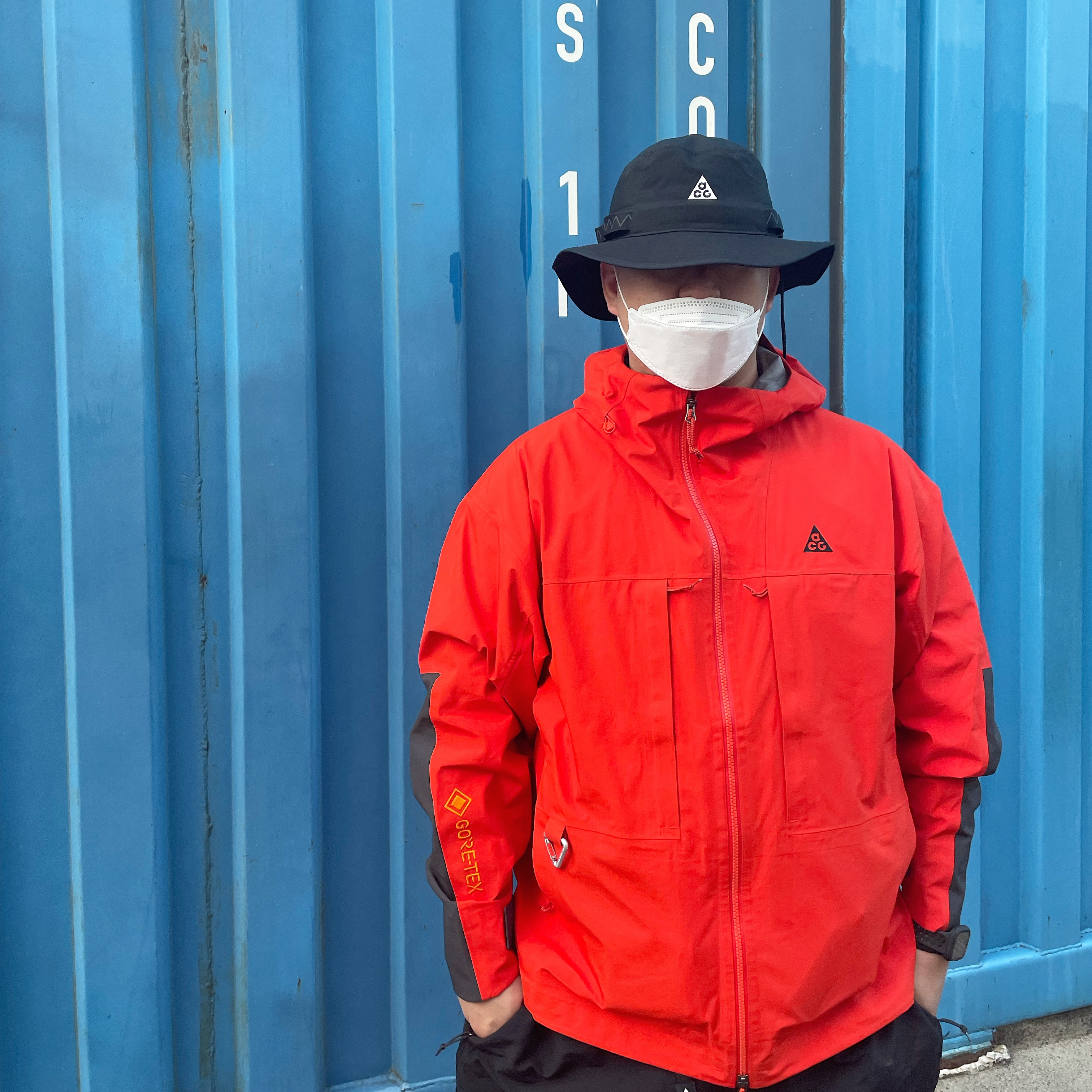Nike ACG Mountain Fly Low Anthracite, Nike ACG SSNL Bucket Black White 착용 스타일
