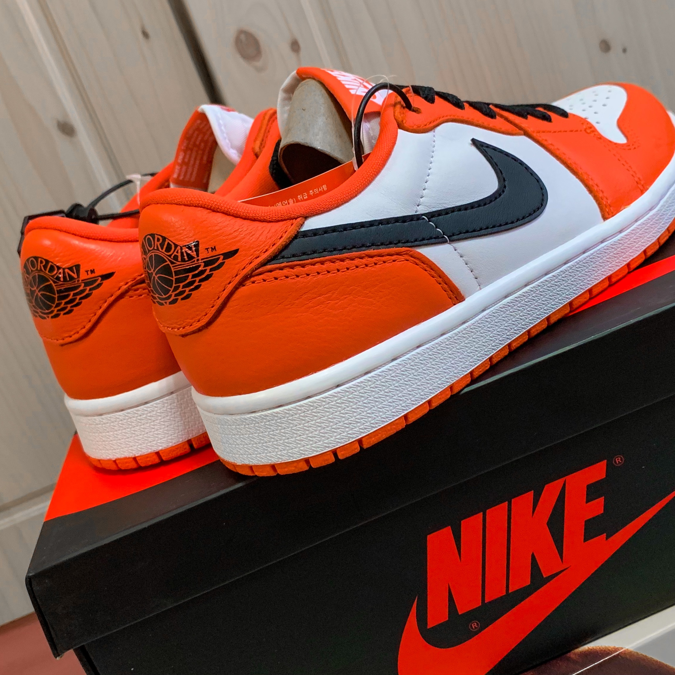 Jordan 1 Low OG Starfish 착용 스타일 - 1