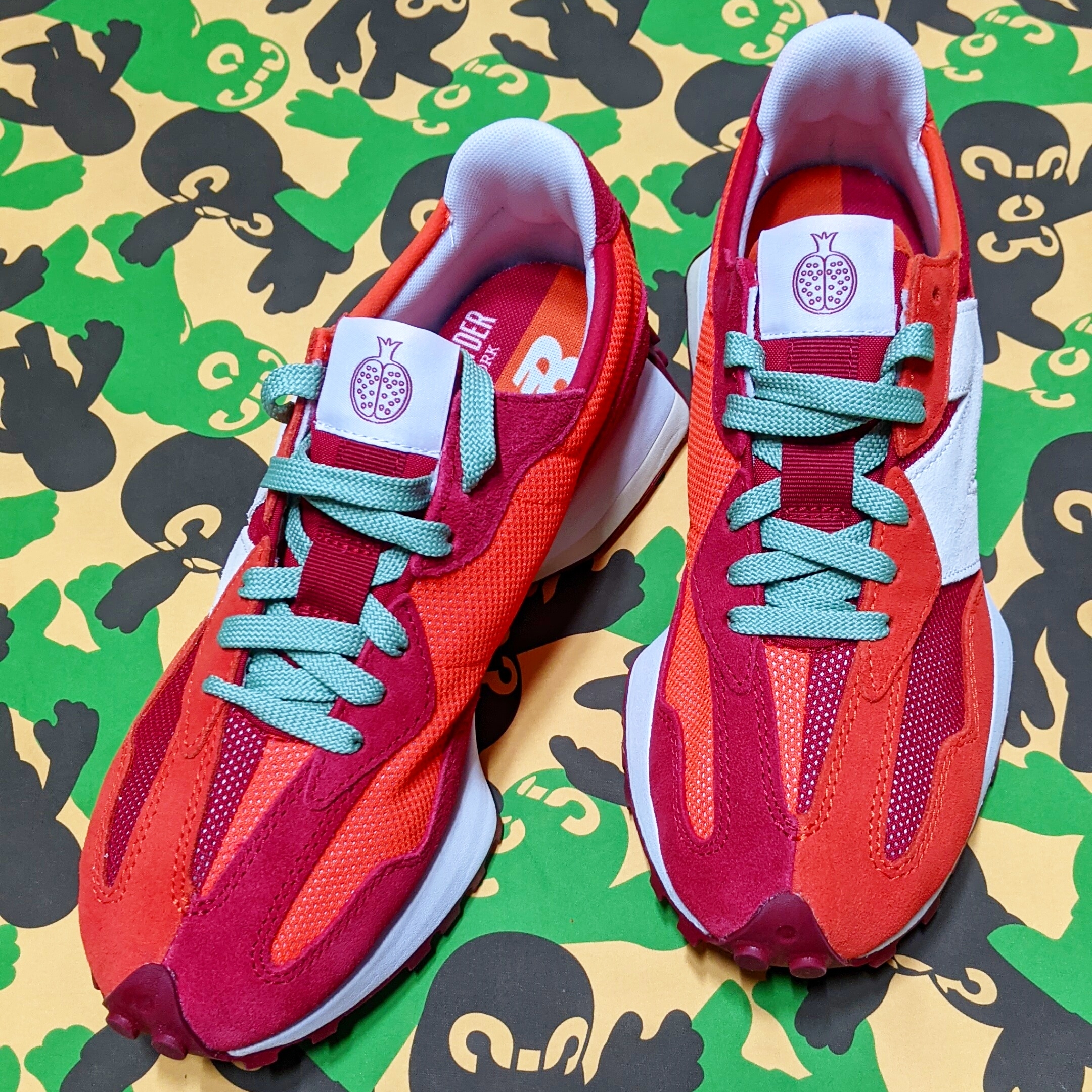 New Balance x Todd Snyder Farmers Market 327 Pomegranate 착용 스타일