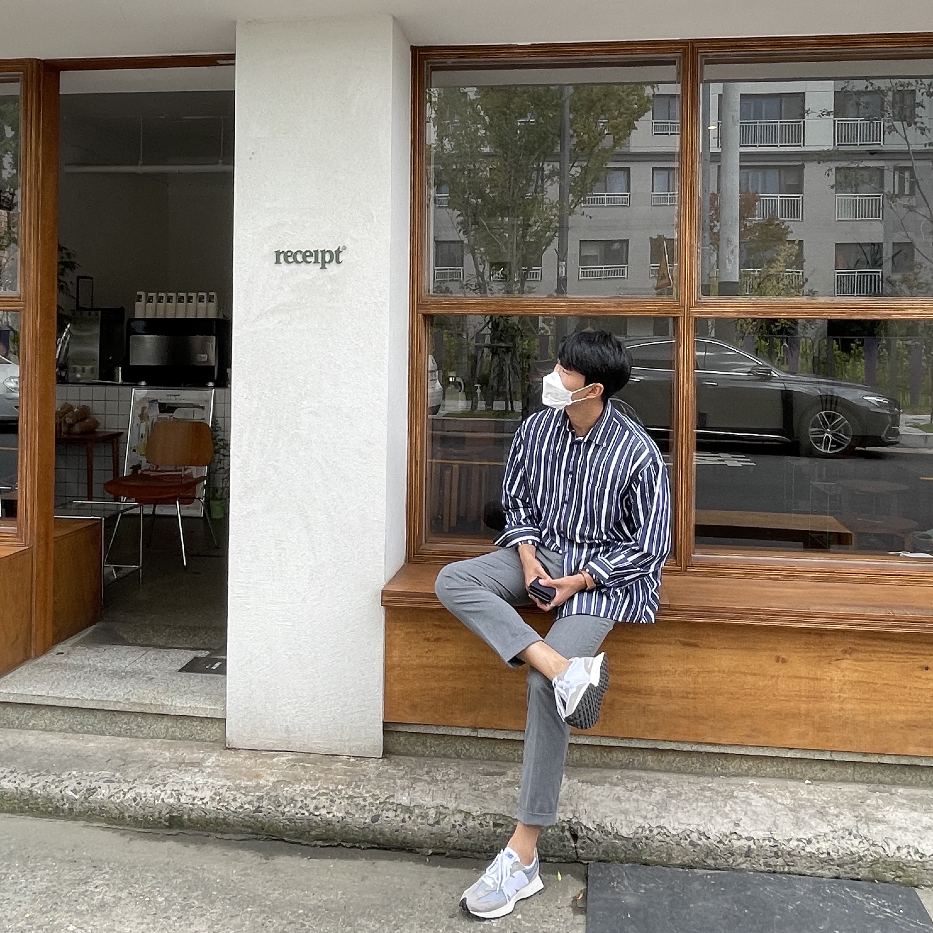 New Balance 327 Grey 착용 스타일