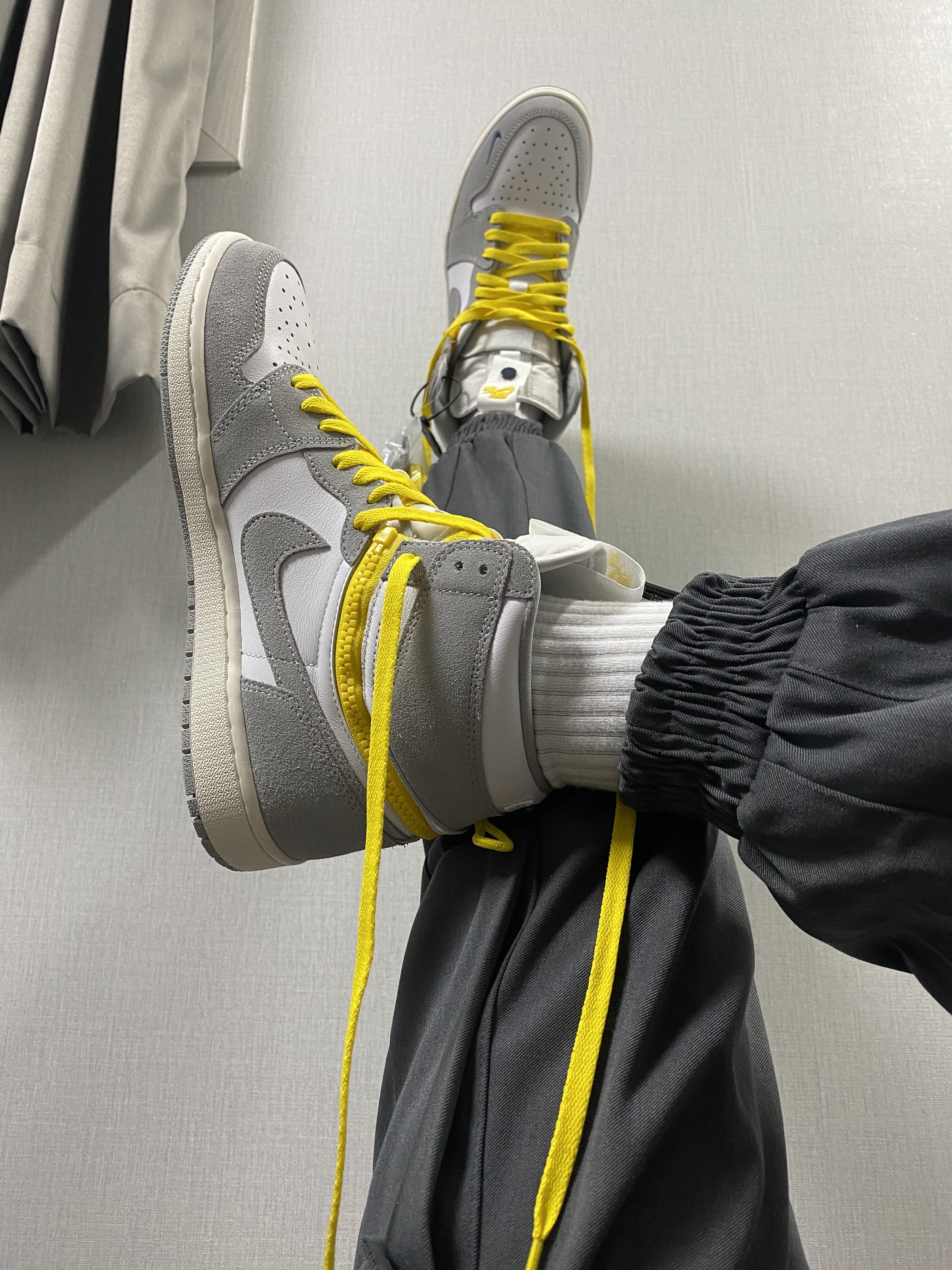 Jordan 1 High Switch Light Smoke Grey 착용 스타일