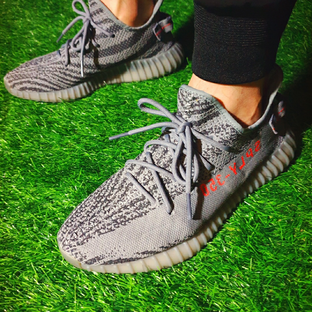 Adidas Yeezy Boost 350 V2 Beluga 2.0 착용 스타일 - 4