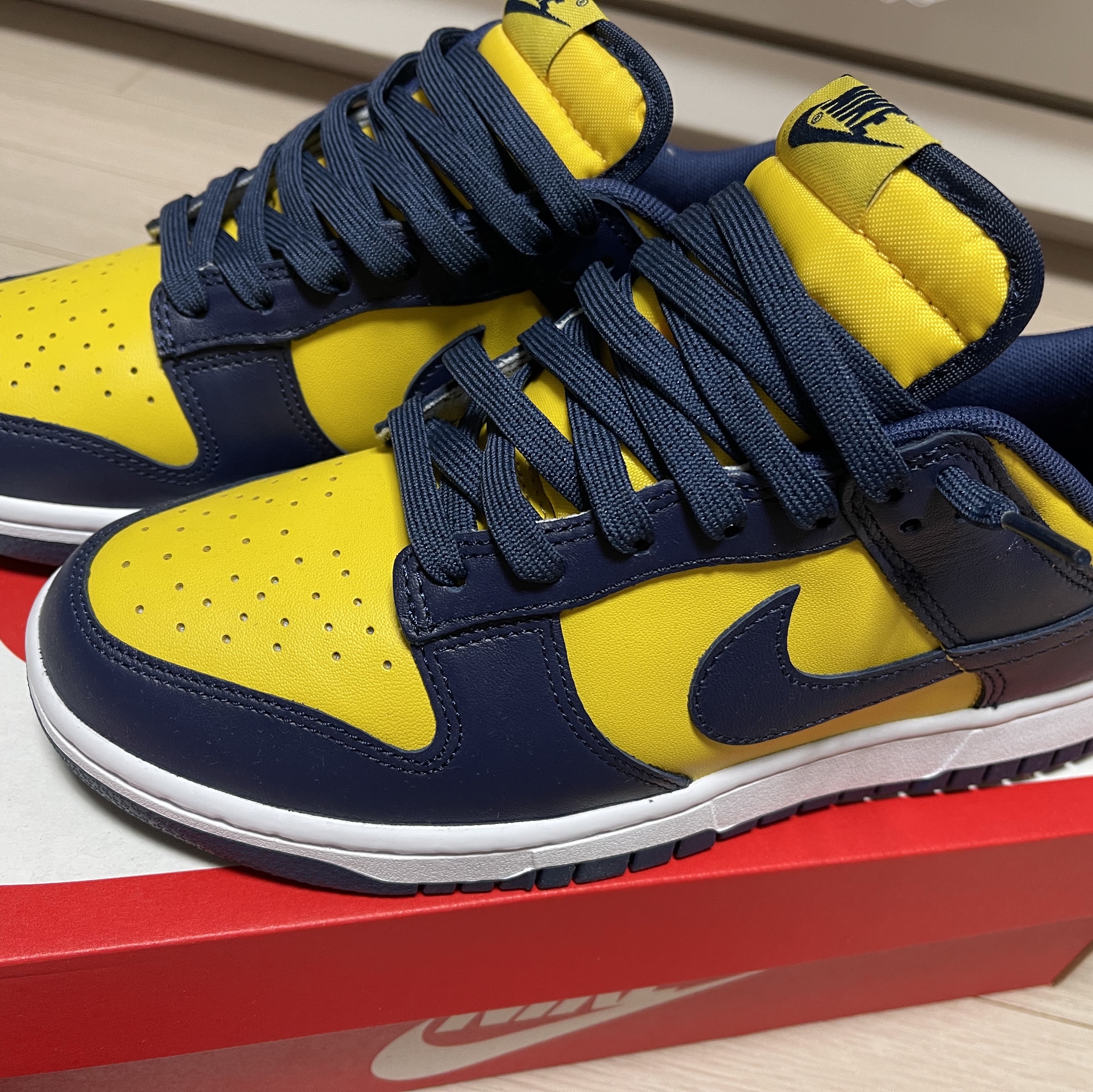 Nike Dunk Low Retro Varsity Maize 착용 스타일
