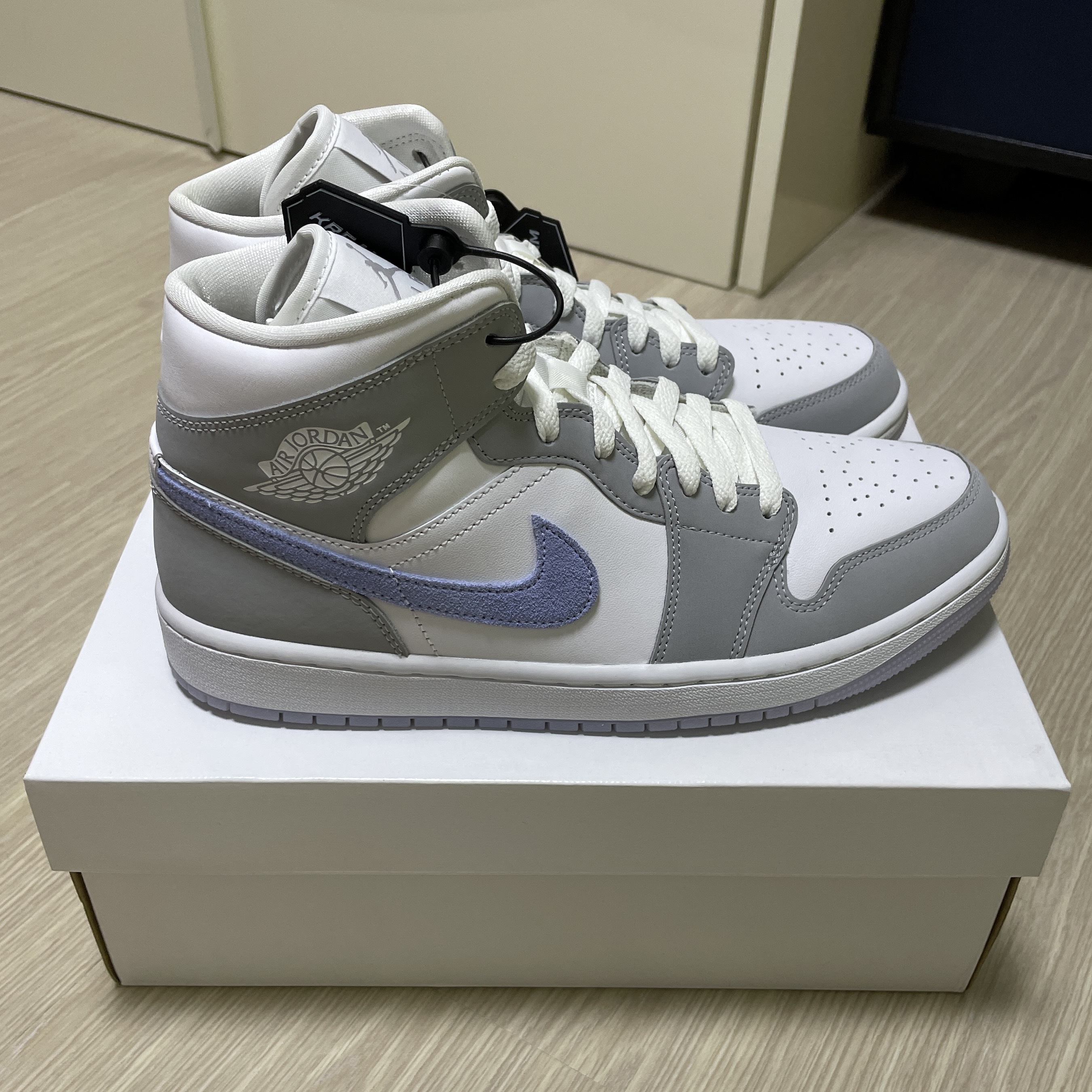 (W) Jordan 1 Mid Wolf Grey 착용 스타일