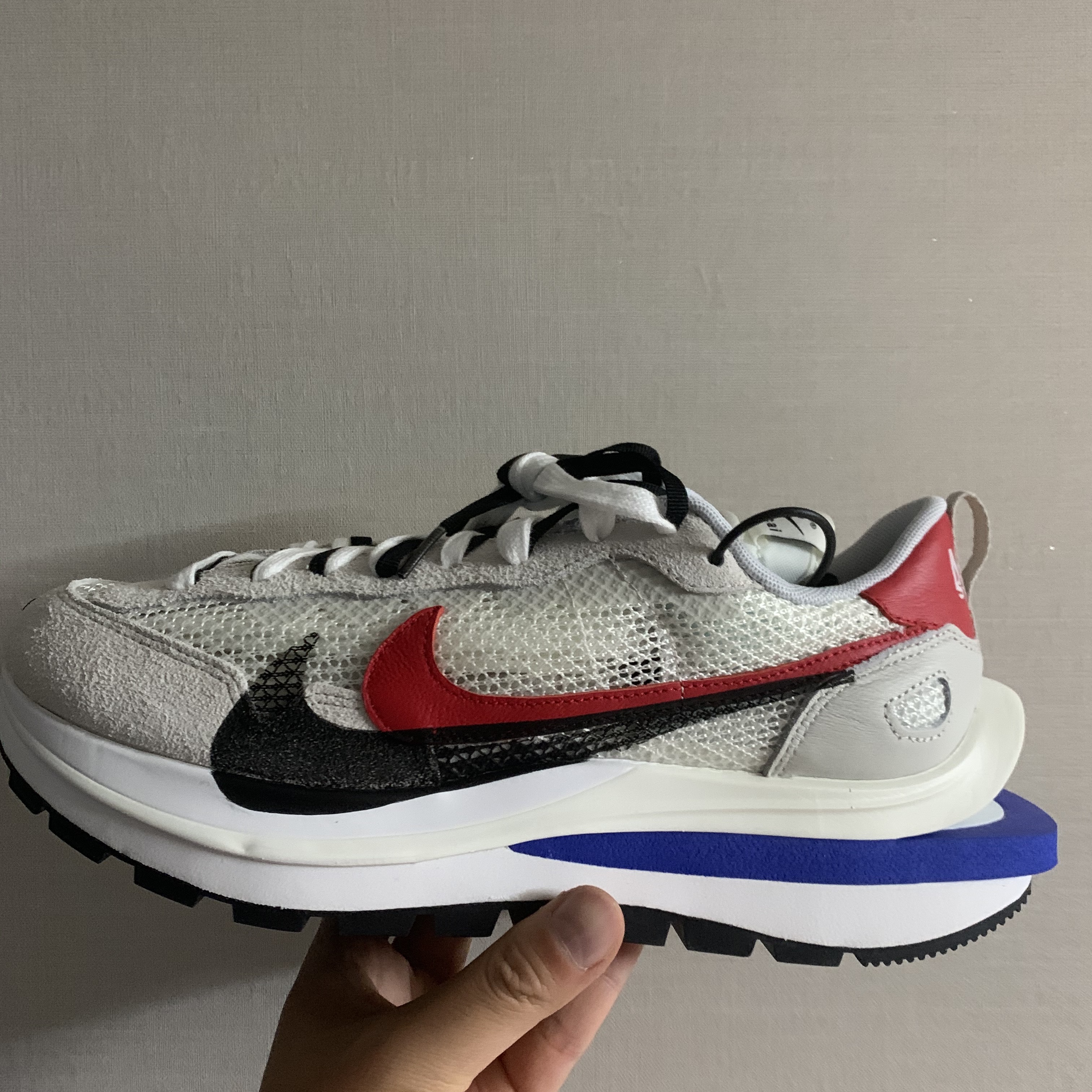 Nike x Sacai VaporWaffle Royal Fuchsia 착용 스타일 - 1