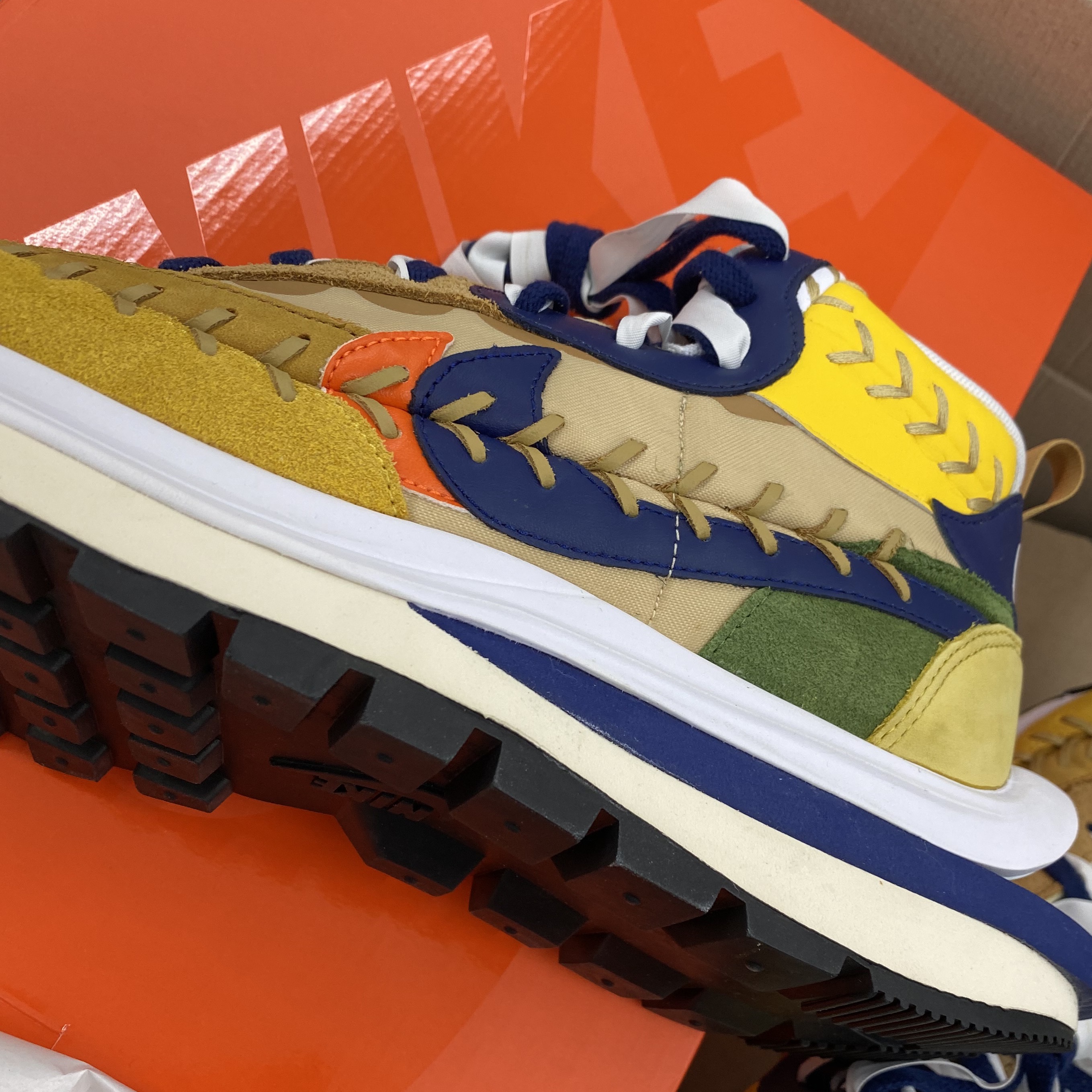Nike x Sacai x Jean Paul Gaultier VaporWaffle Sesame Blue Void 착용 스타일
