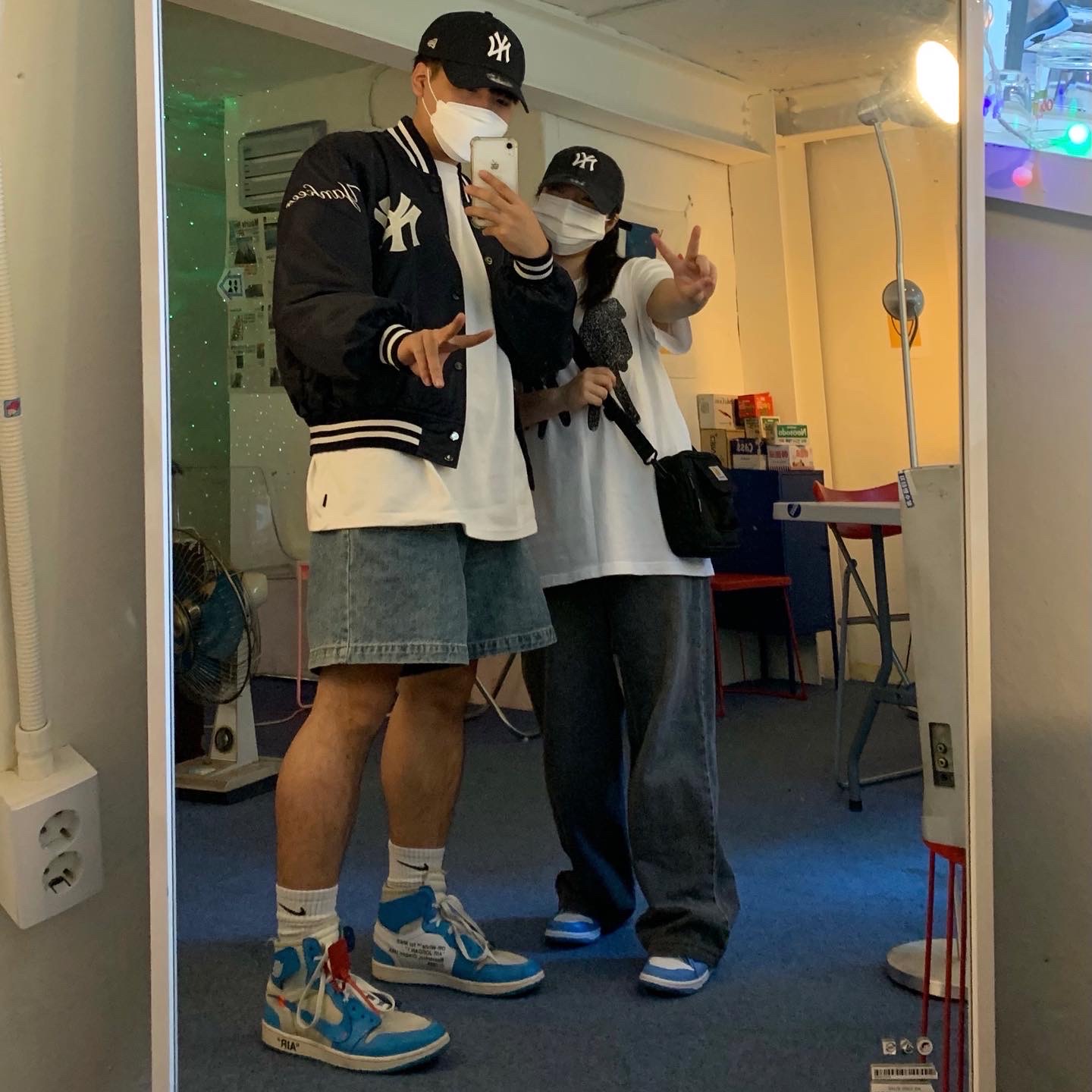 Jordan 1 x Off-White Retro High University Blue, (W) Nike Dunk Low Coast 착용 스타일