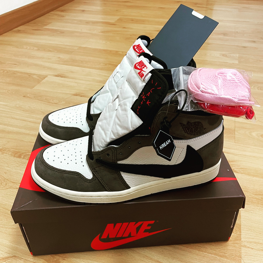 Jordan 1 x Travis Scott Retro High OG SP Mocha 착용 스타일