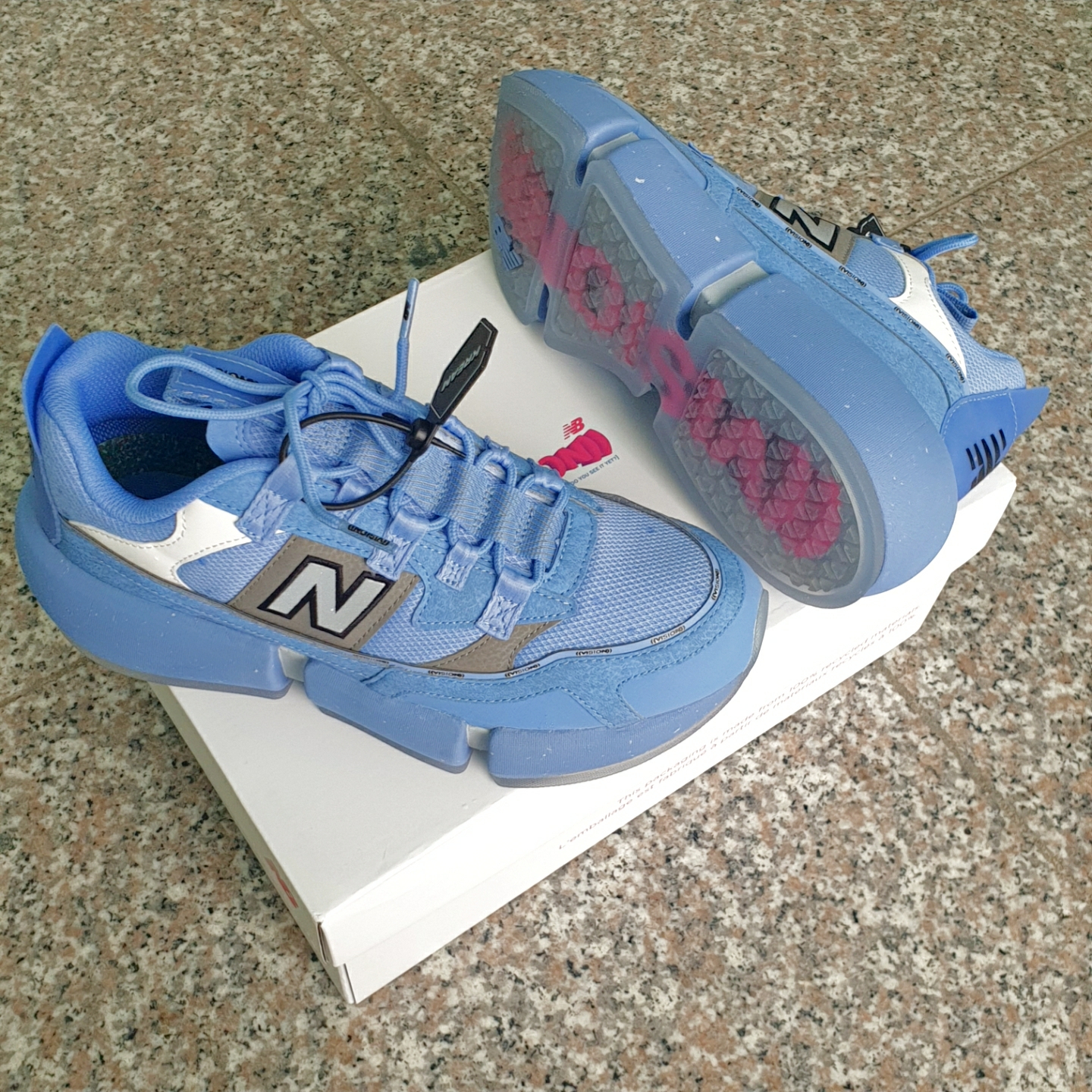 New Balance x Jaden Smith Vision Racer Wavy Baby Blue 착용 스타일 - 4