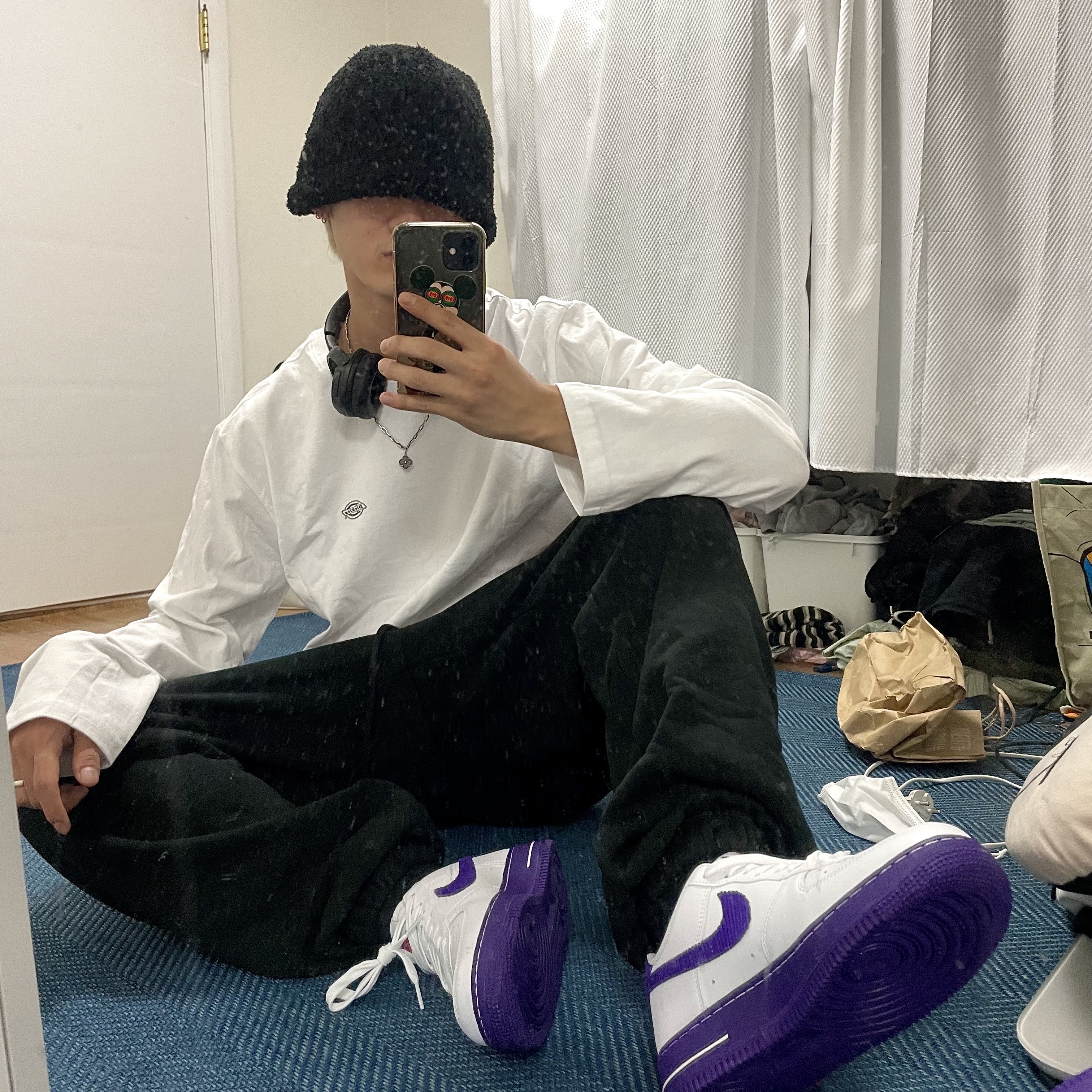 Nike Air Force 1 '07 LV8 EMB White and Court Purple 착용 스타일 - 1