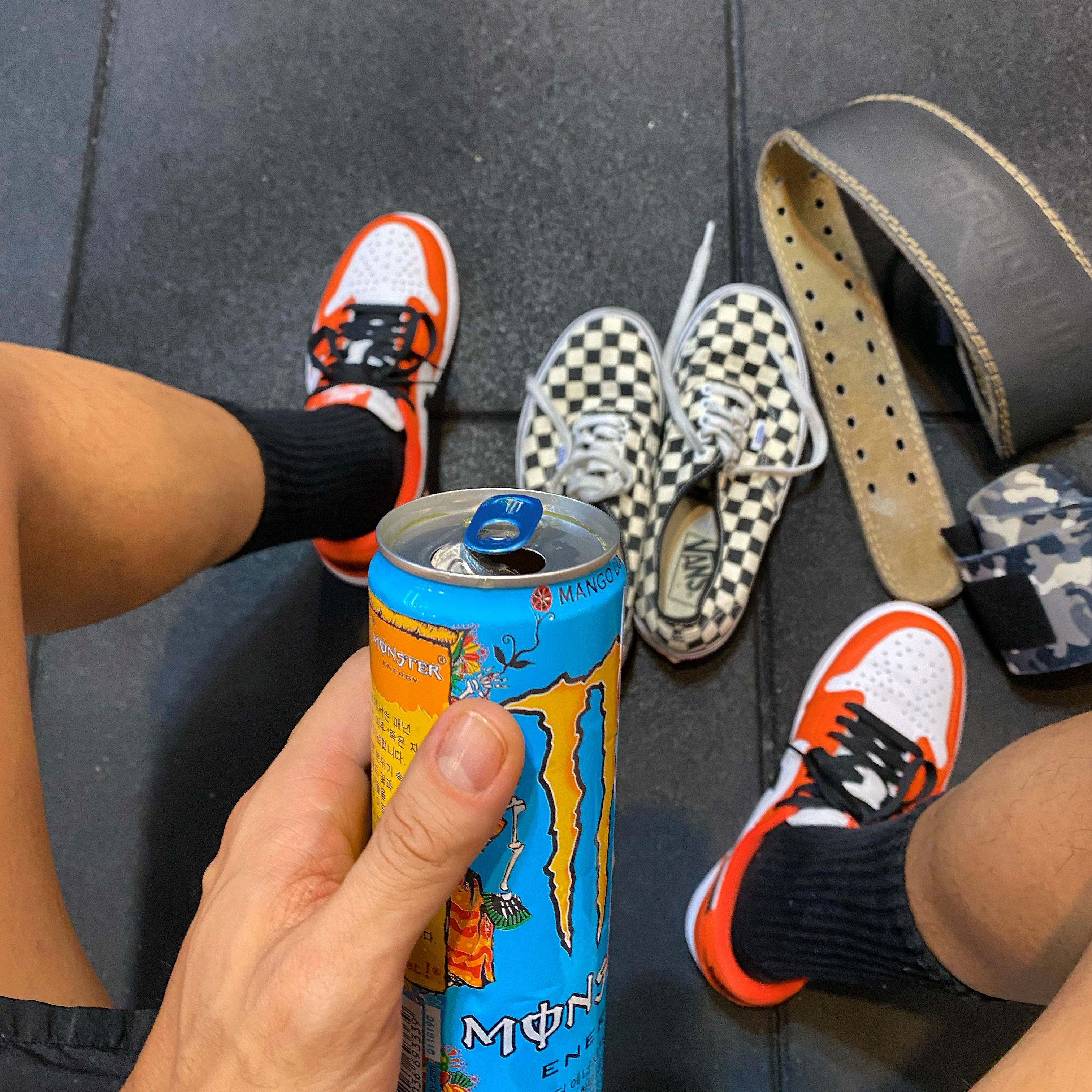 Jordan 1 Low OG Starfish 착용 스타일