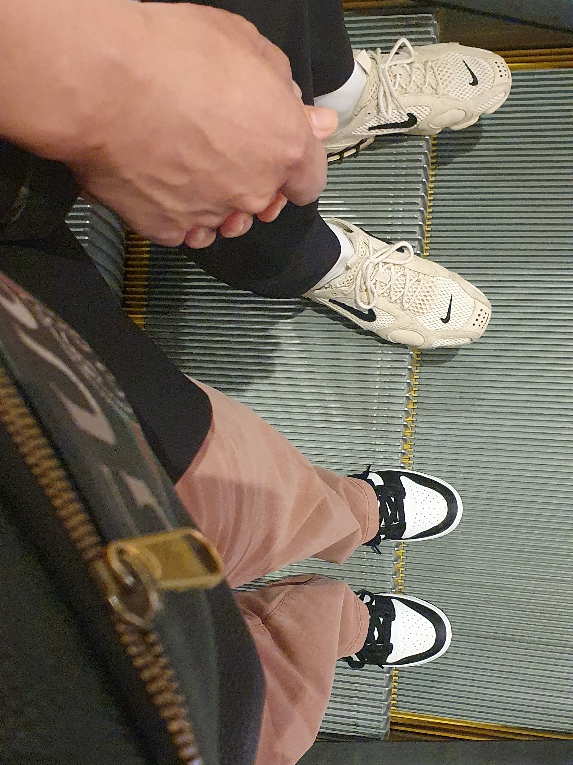Nike x Stussy Air Zoom Spiridon Cage 2 Fossil, (W) Nike Dunk Low Black 착용 스타일