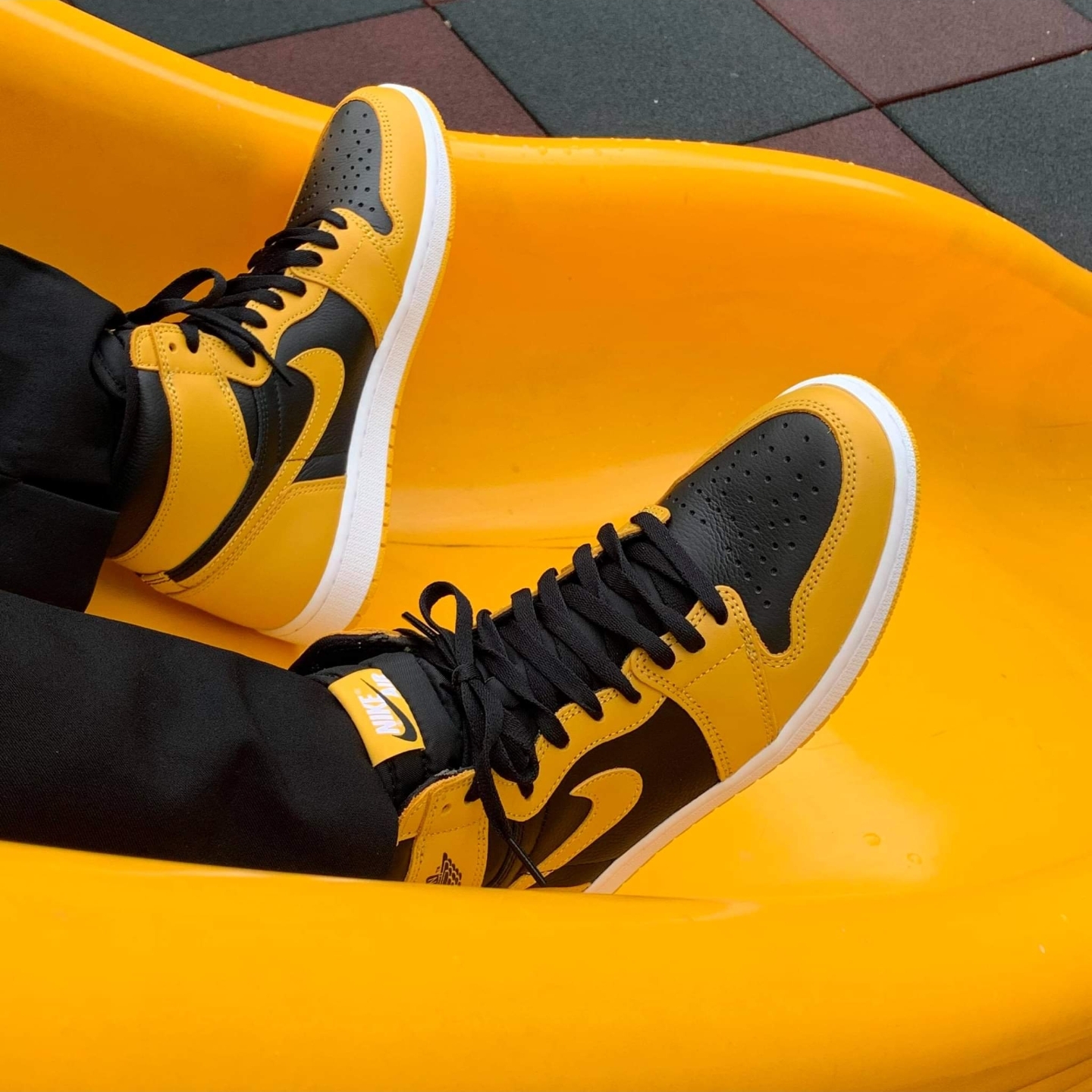 Jordan 1 Retro High OG Pollen, (GS) Jordan 1 Retro High OG Pollen 착용 스타일 - 1
