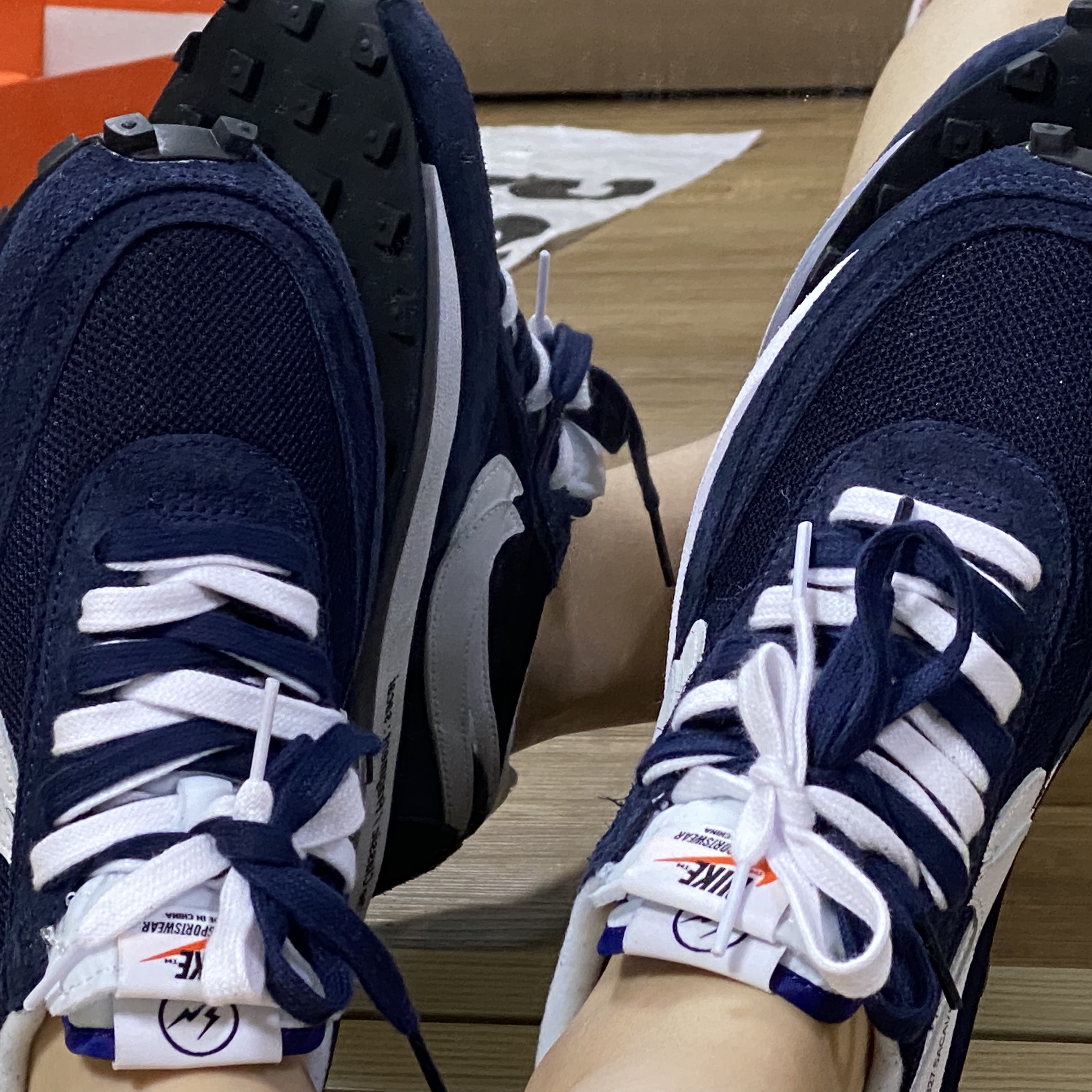 Nike x Sacai x Fragment LDWaffle Blackened Blue 착용 스타일 - 2