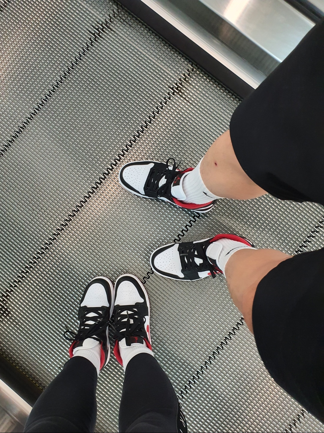 Nike Air Max 95 OG Neon Yellow 2020, Nike Air More Uptempo Black White 2020 착용 스타일 - 4